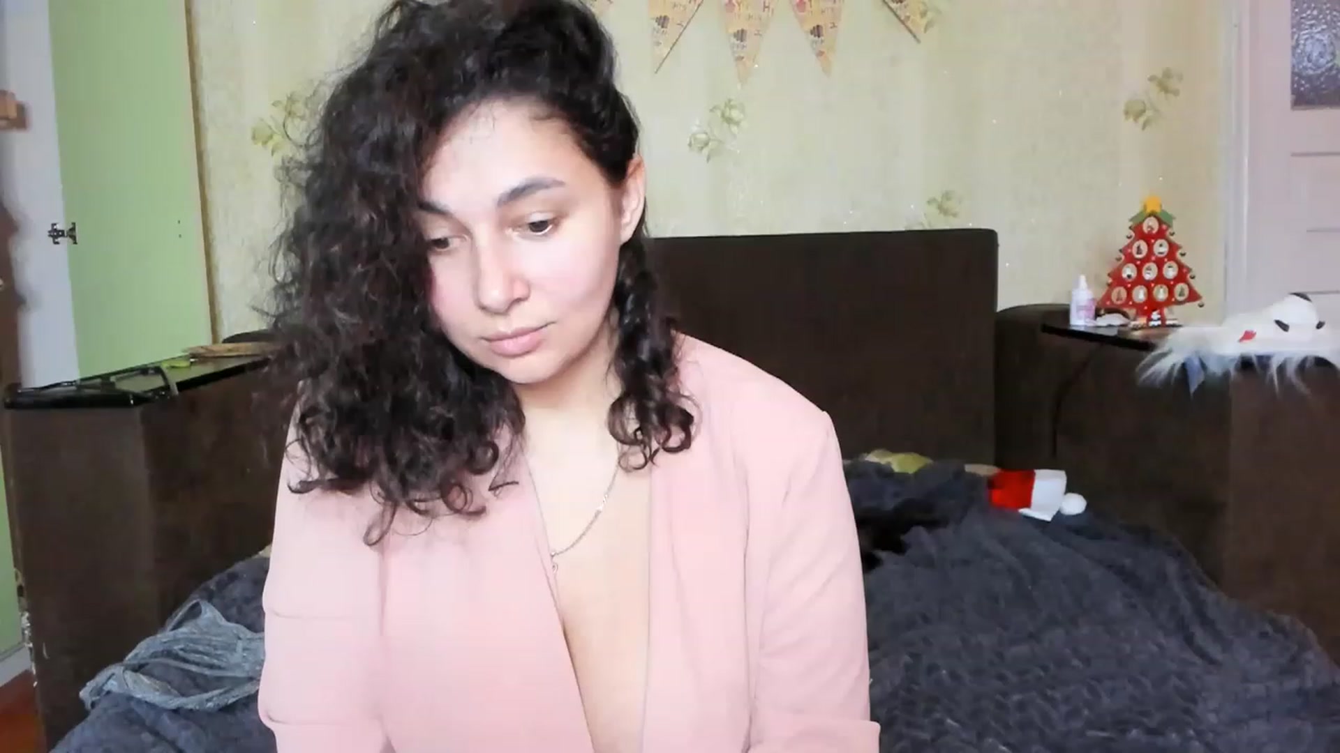 Gallery image thumbnail from LimonadV's myfreecams stream on, 12/28/2022, 11:25 image 5 of 20