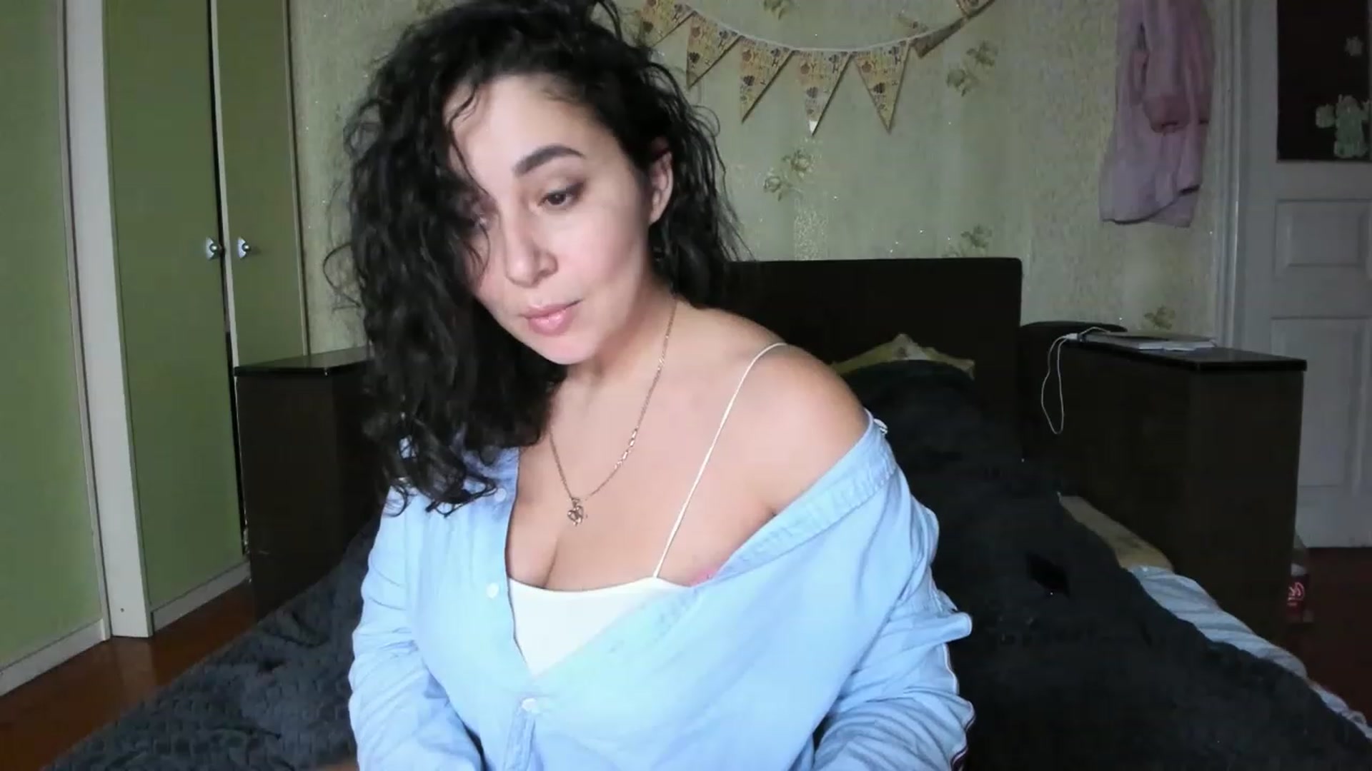 Gallery image thumbnail from LimonadV's myfreecams stream on, 01/09/2023, 16:17 image 5 of 20