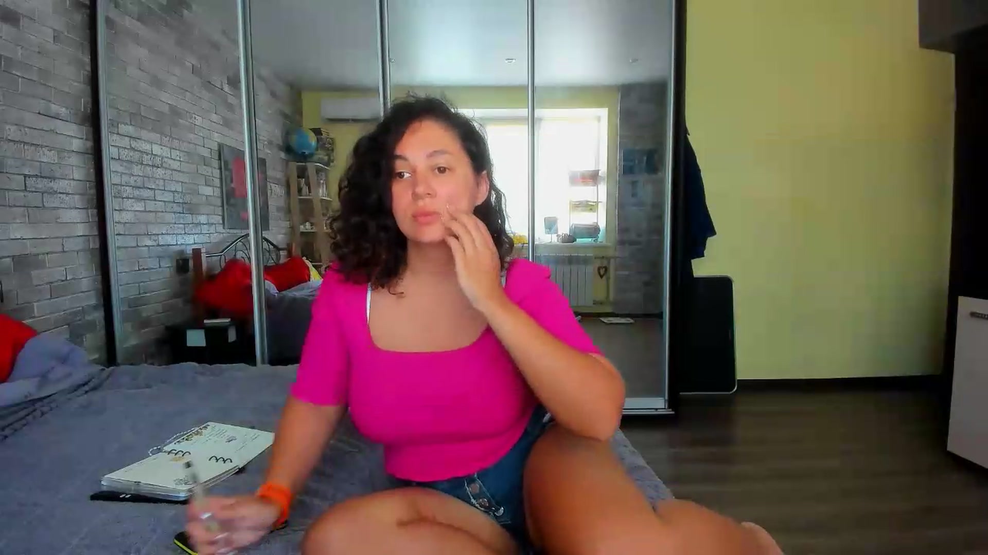 Gallery image thumbnail from LimonadV's myfreecams stream on, 07/16/2026, 07:01 image 12 of 20