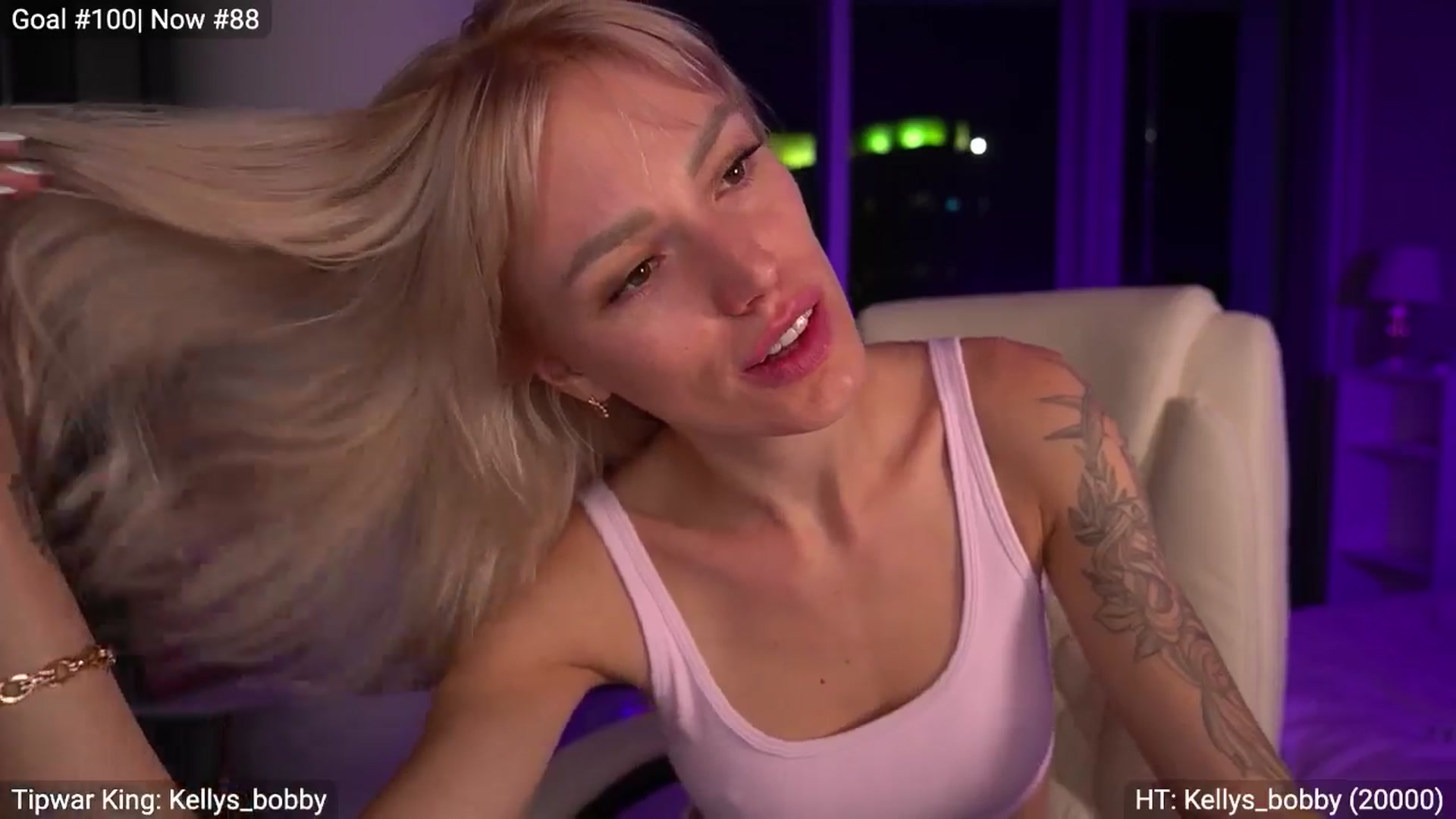 Gallery image thumbnail from Limoncello's myfreecams stream on, 02/20/2026, 04:03 image 13 of 20