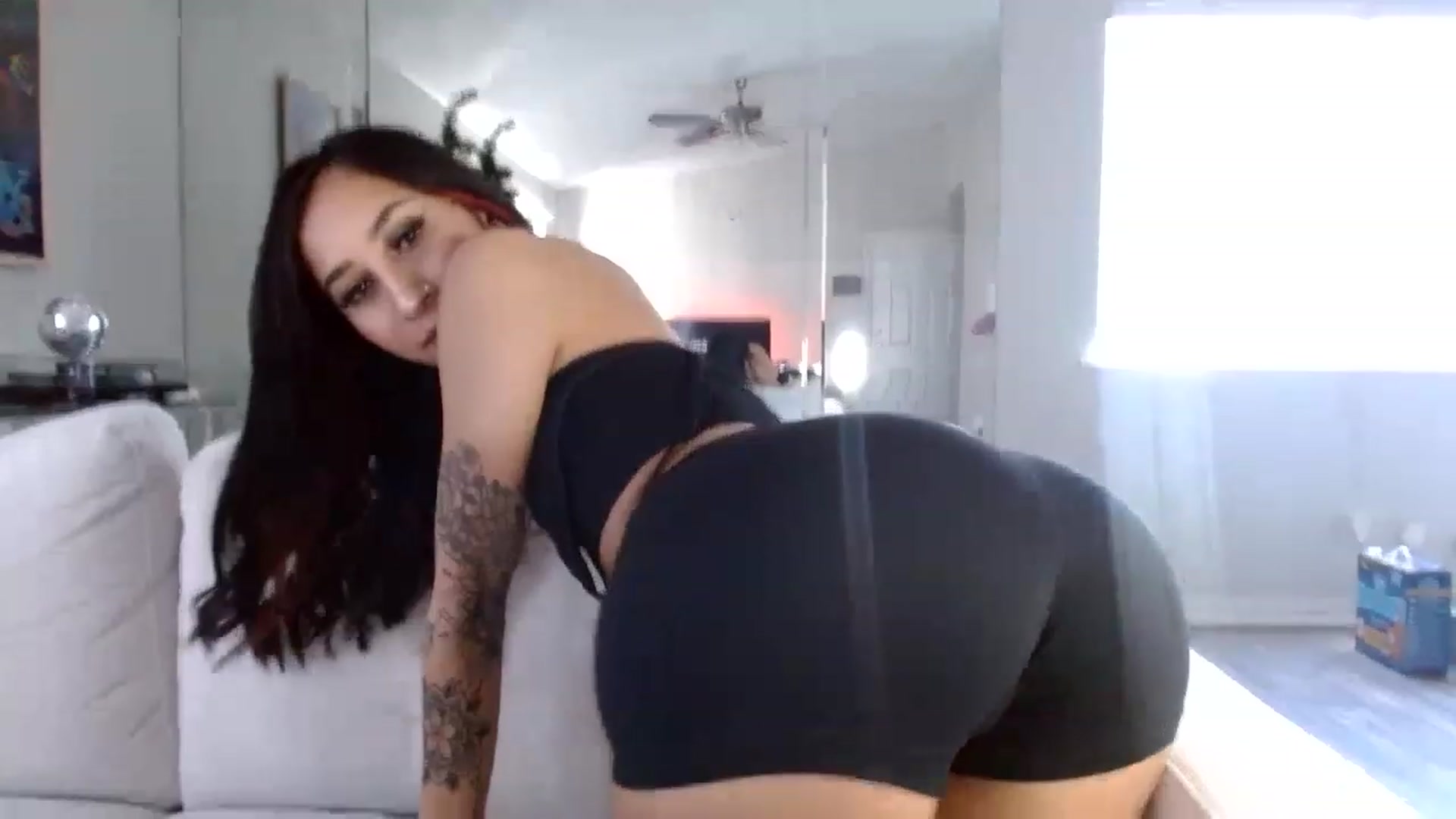 Gallery image thumbnail from Lina6666's myfreecams stream on, 11/28/2022, 15:48 image 16 of 20