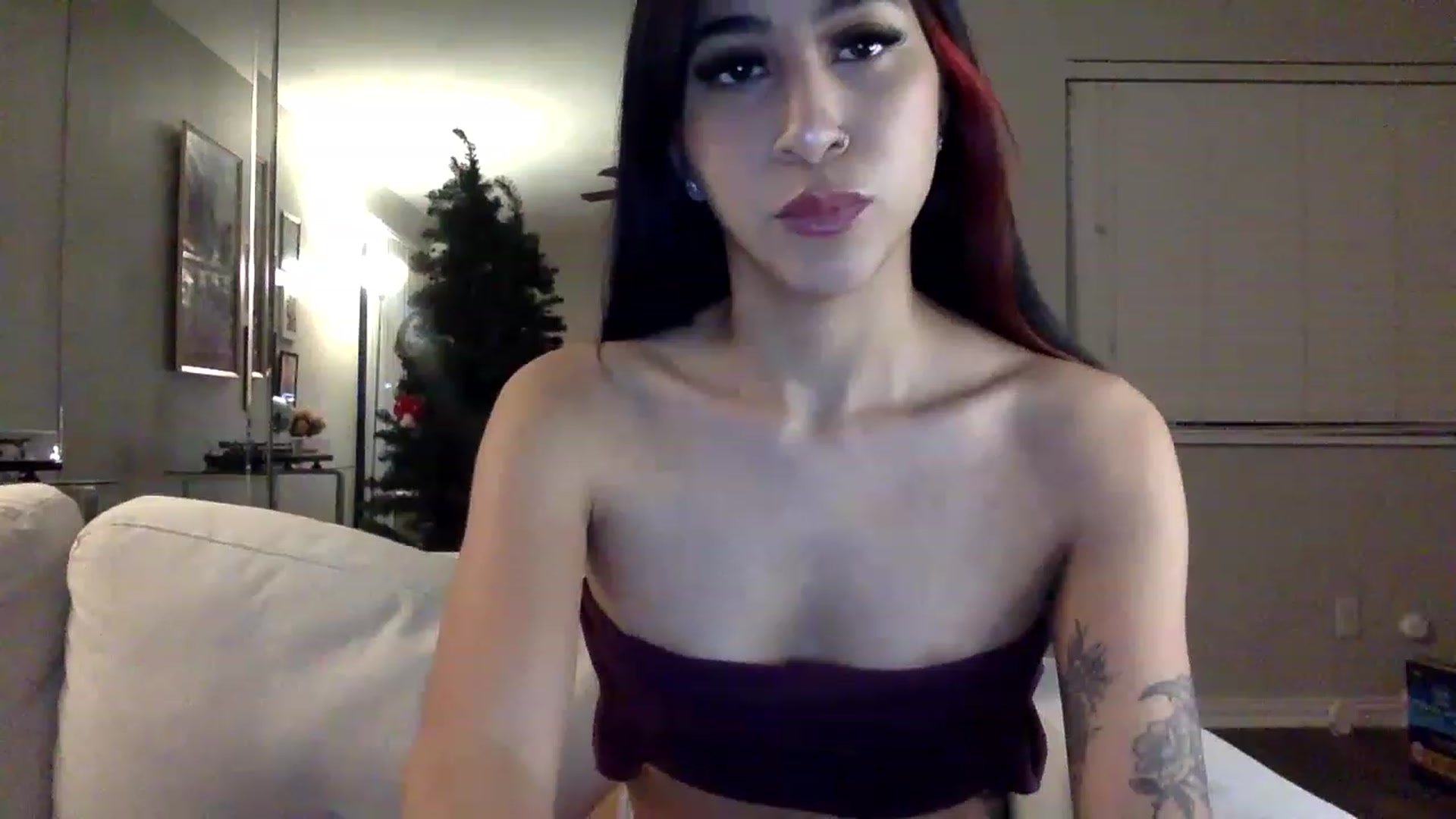 Gallery image thumbnail from Lina6666's myfreecams stream on, 12/03/2022, 10:36 image 3 of 20