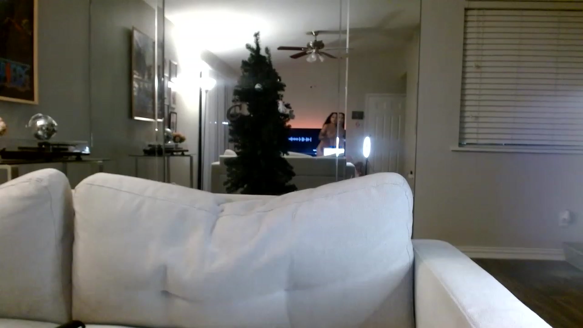 Gallery image thumbnail from Lina6666's myfreecams stream on, 12/11/2022, 12:23 image 11 of 20