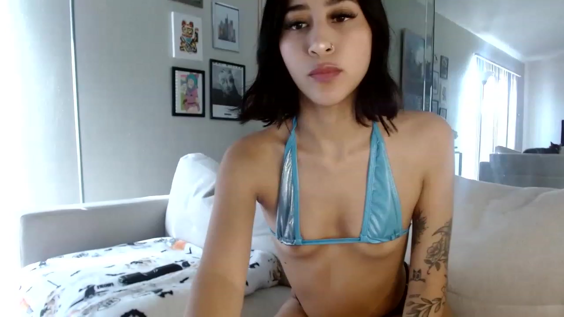 Gallery image thumbnail from Lina6666's myfreecams stream on, 01/03/2023, 19:29 image 1 of 20