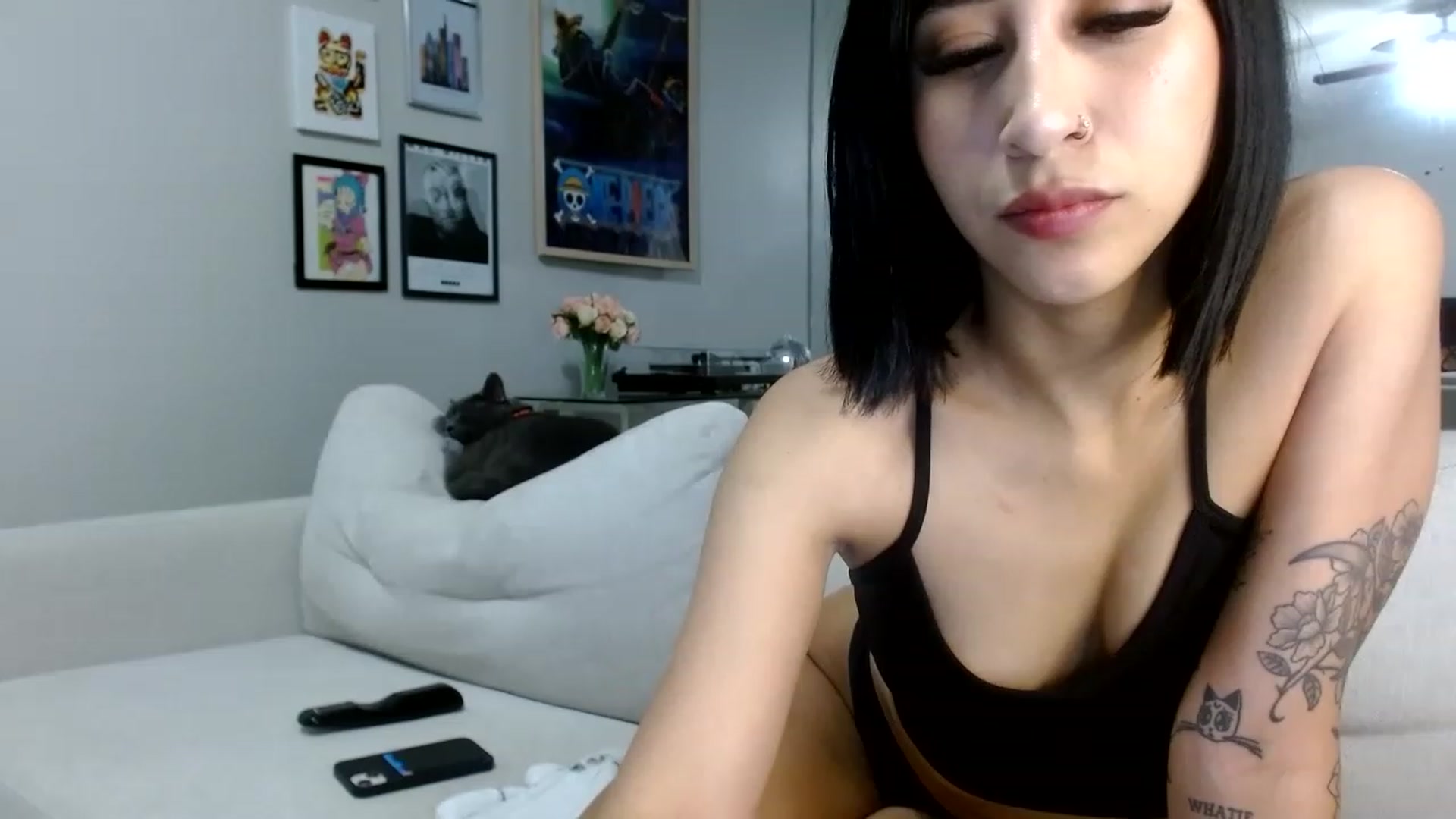 Gallery image thumbnail from Lina6666's myfreecams stream on, 01/20/2023, 10:35 image 19 of 20