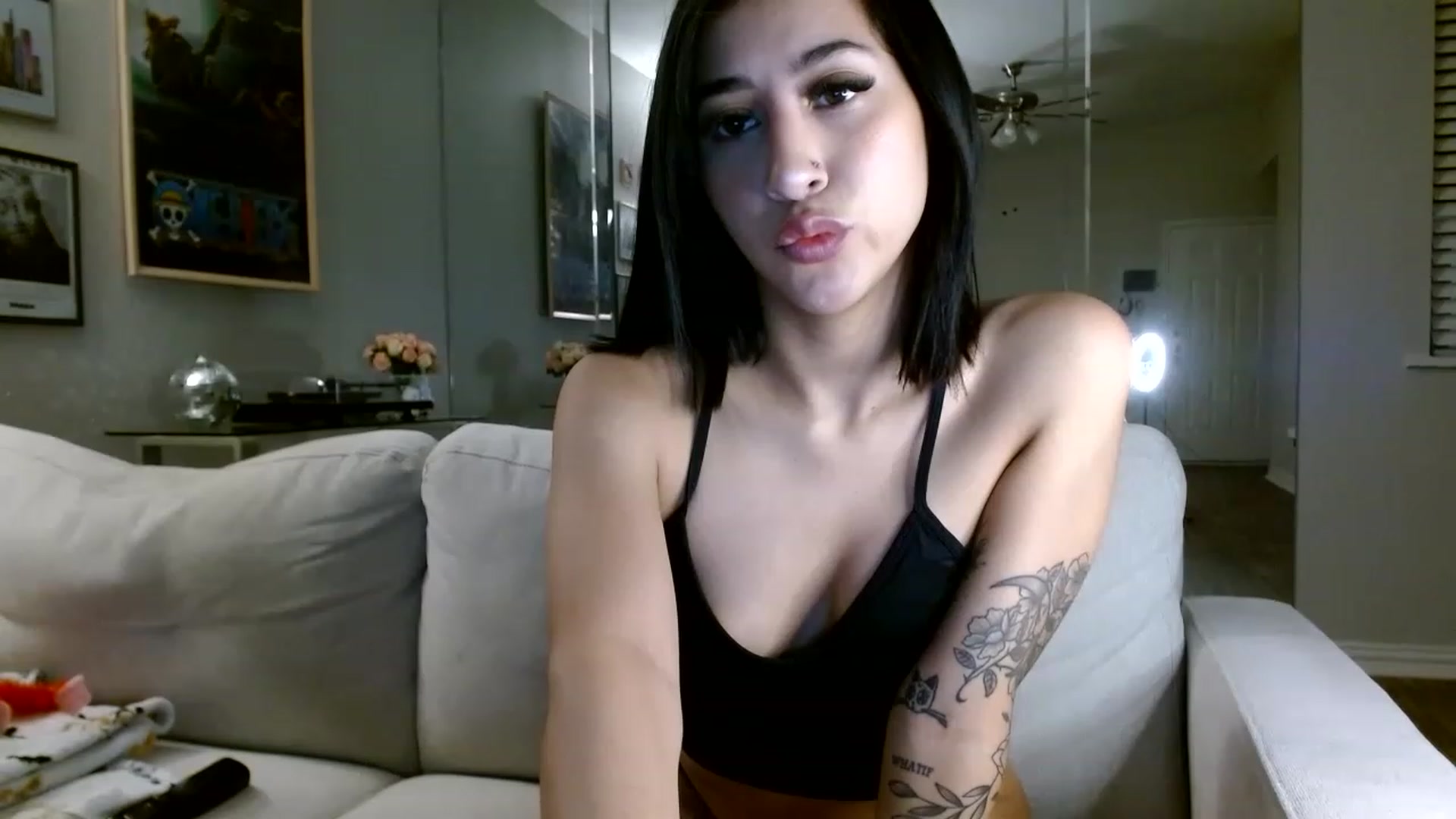 Gallery image thumbnail from Lina6666's myfreecams stream on, 02/22/2023, 09:46 image 11 of 20
