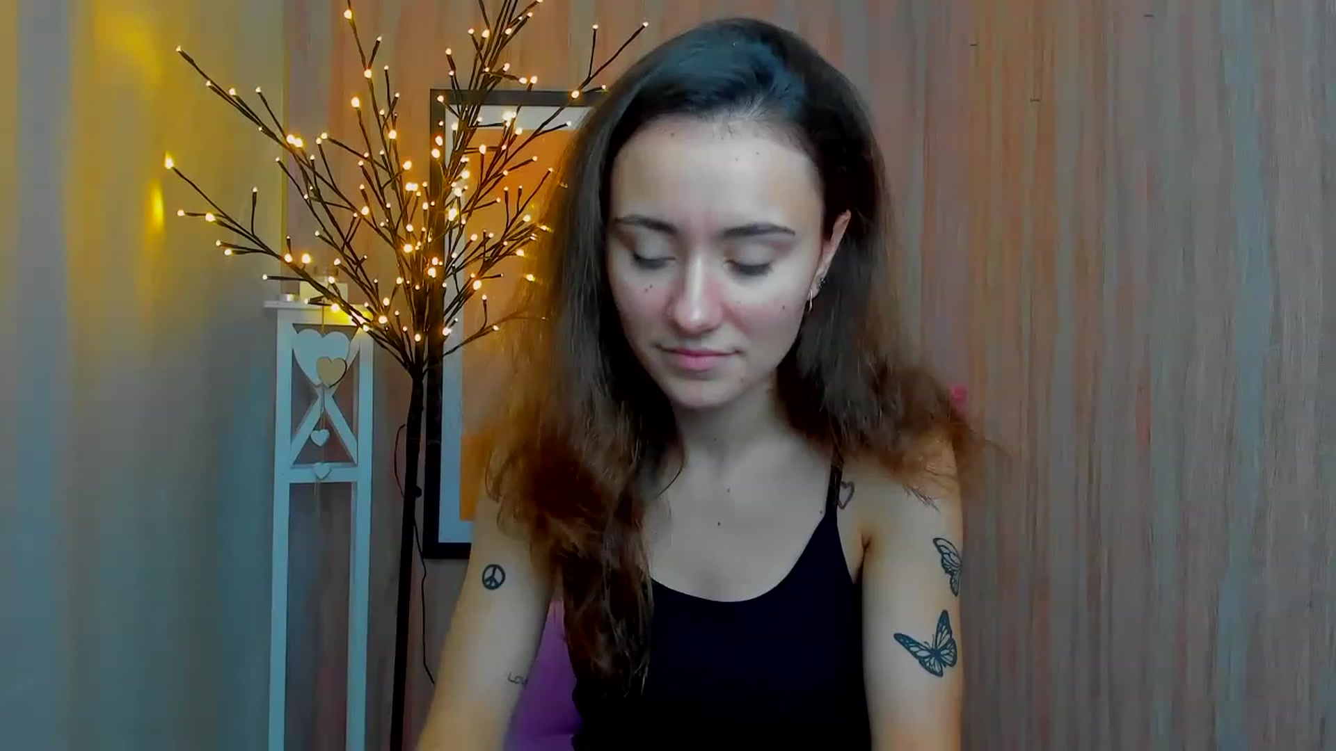 Gallery image thumbnail from LinaBill's myfreecams stream on, 12/23/2022, 17:49 image 7 of 20