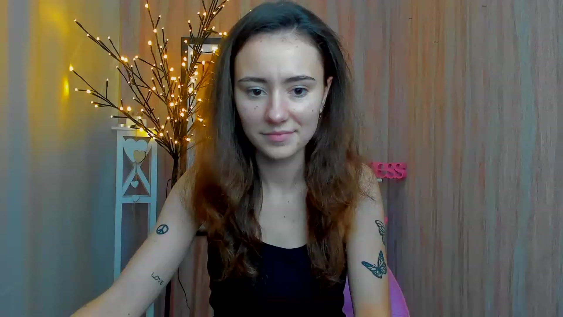 Gallery image thumbnail from LinaBill's myfreecams stream on, 12/23/2022, 17:49 image 13 of 20
