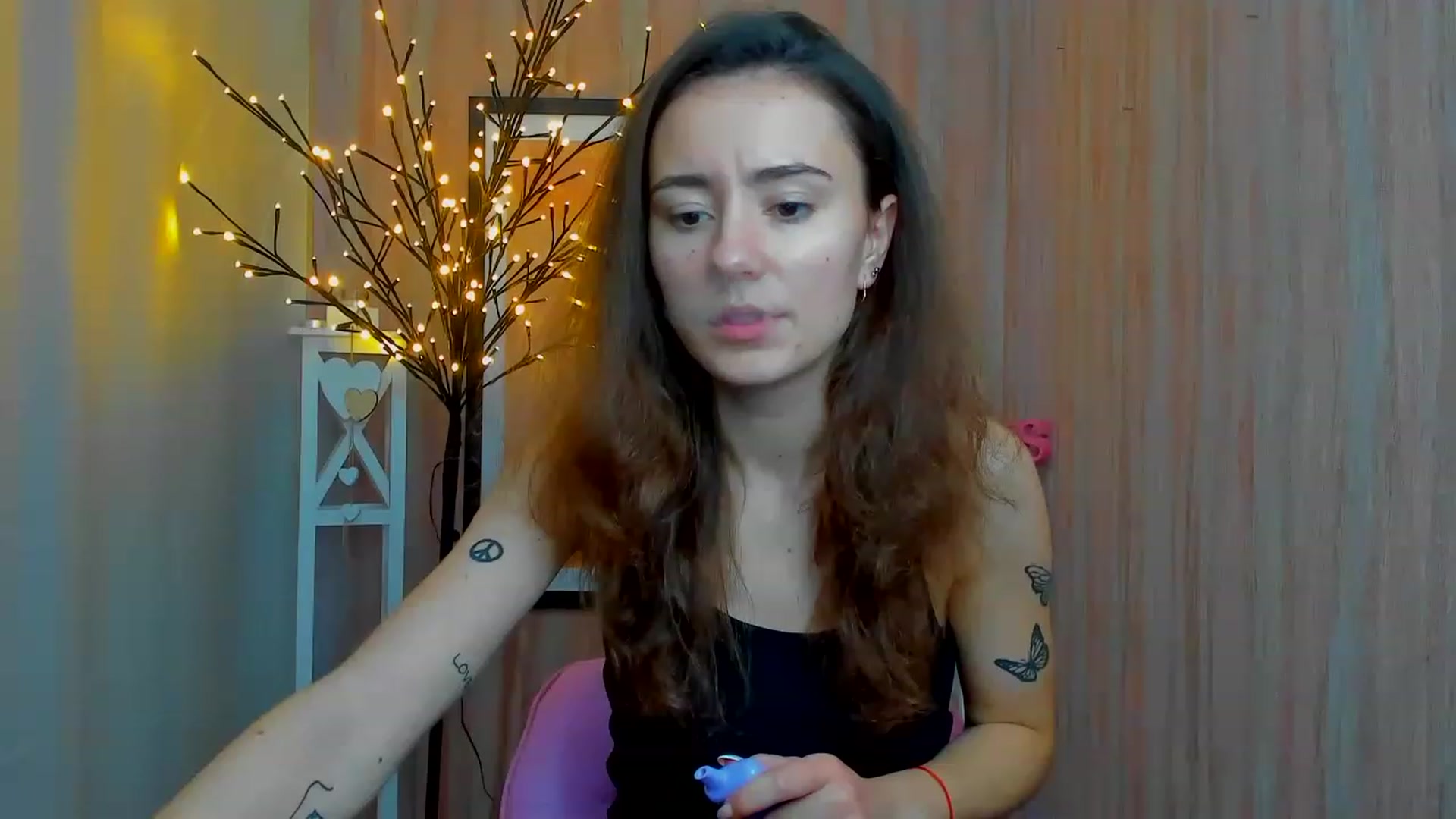 Gallery image thumbnail from LinaBill's myfreecams stream on, 12/23/2022, 17:49 image 11 of 20