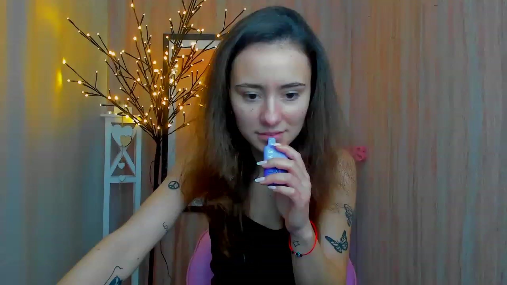 Gallery image thumbnail from LinaBill's myfreecams stream on, 12/23/2022, 17:49 image 5 of 20