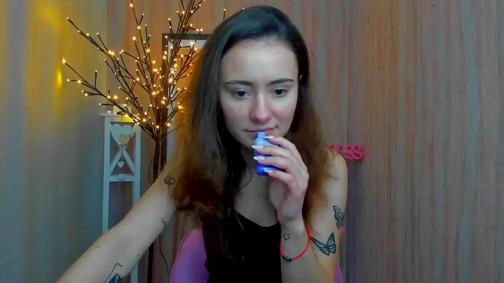 Gallery image thumbnail from LinaBill's myfreecams stream on, 12/23/2022, 17:49 image 8 of 20
