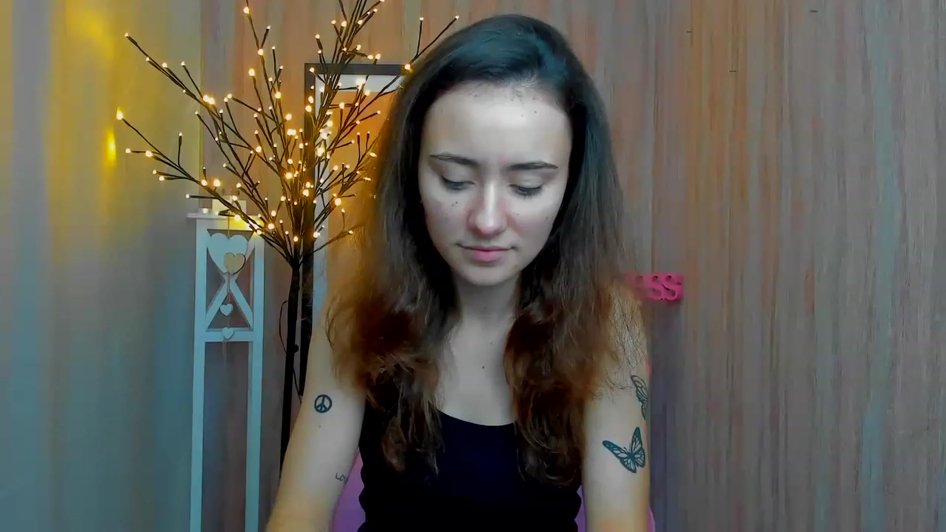 Gallery image thumbnail from LinaBill's myfreecams stream on, 12/23/2022, 17:49 image 4 of 20