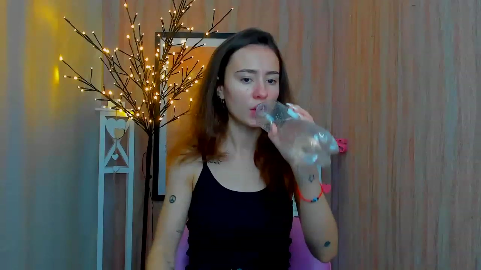Gallery image thumbnail from LinaBill's myfreecams stream on, 12/23/2022, 17:49 image 2 of 20