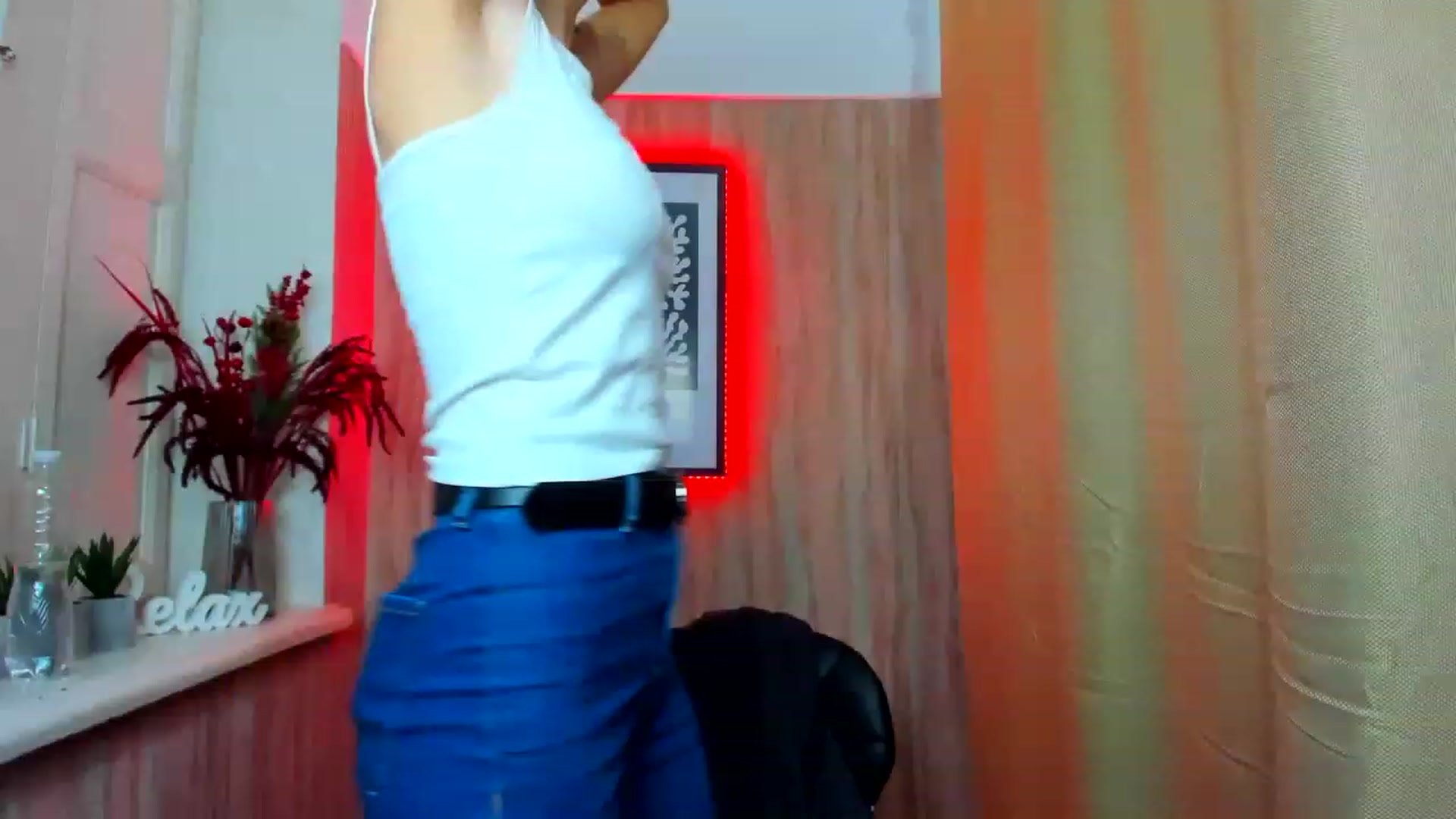 Gallery image thumbnail from LinaBill's myfreecams stream on, 12/25/2022, 17:59 image 12 of 20