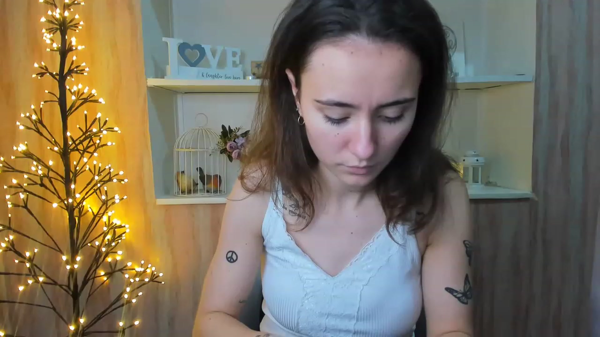 Gallery image thumbnail from LinaBill's myfreecams stream on, 12/26/2022, 17:17 image 10 of 20