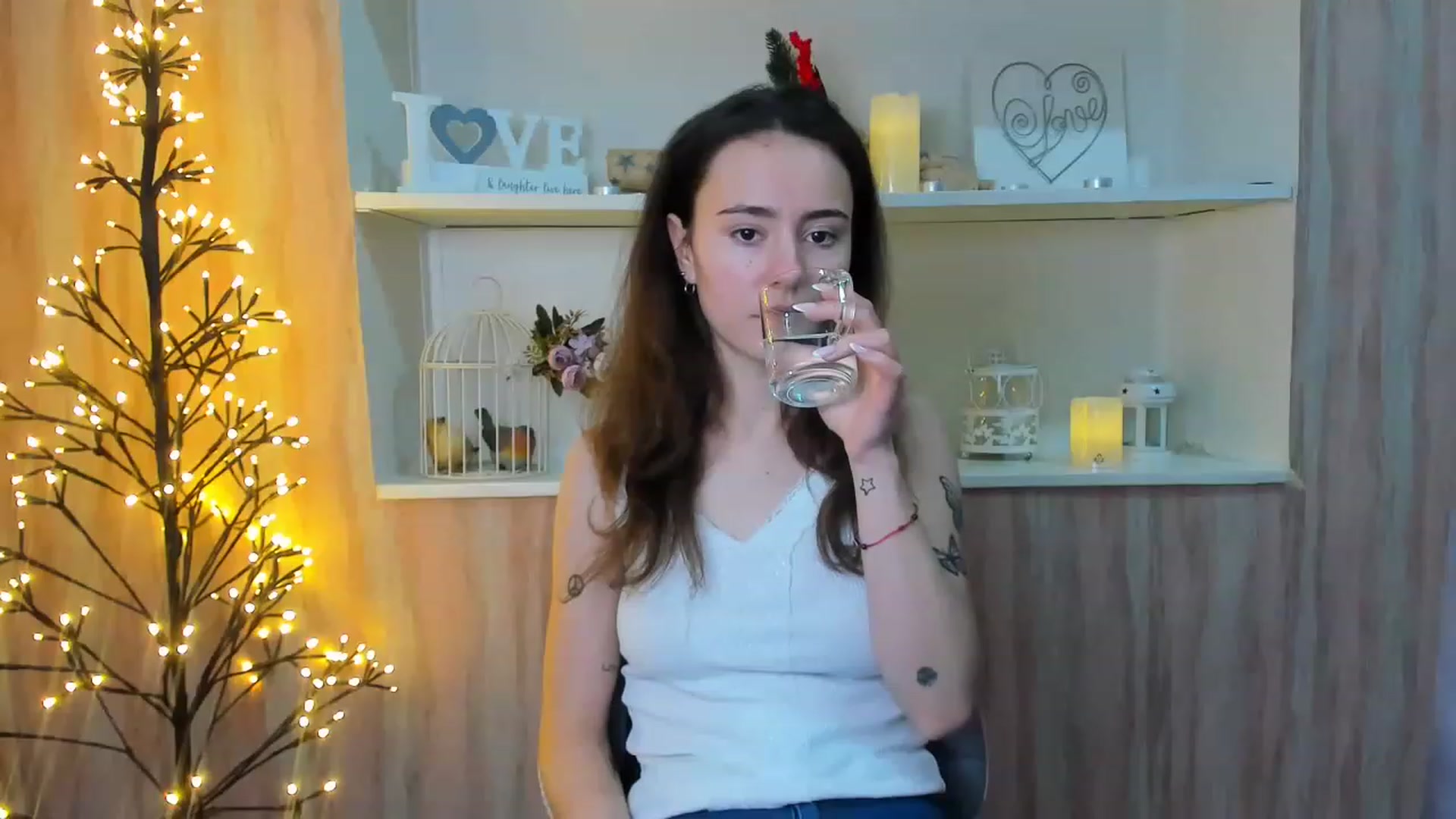 Gallery image thumbnail from LinaBill's myfreecams stream on, 12/26/2022, 17:17 image 19 of 20