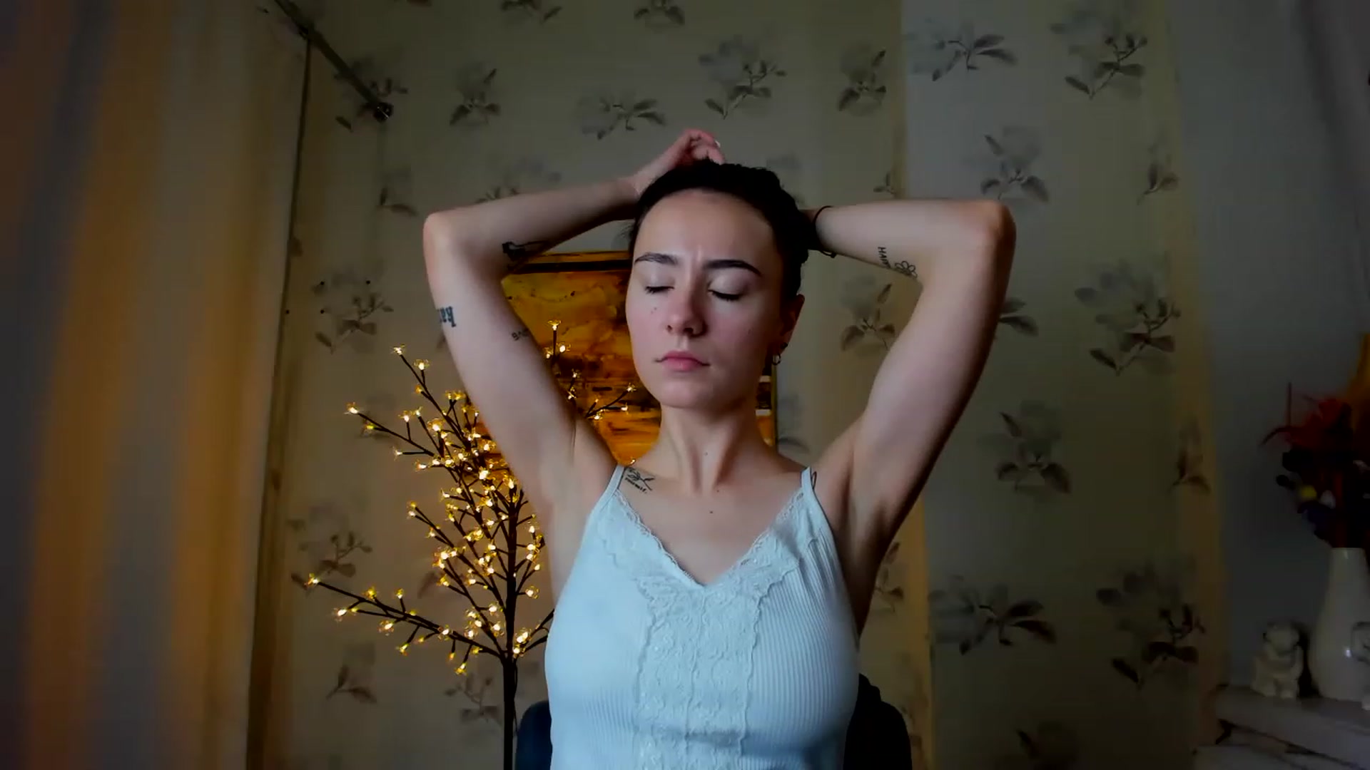 Gallery image thumbnail from LinaBill's myfreecams stream on, 12/27/2022, 09:43 image 19 of 20