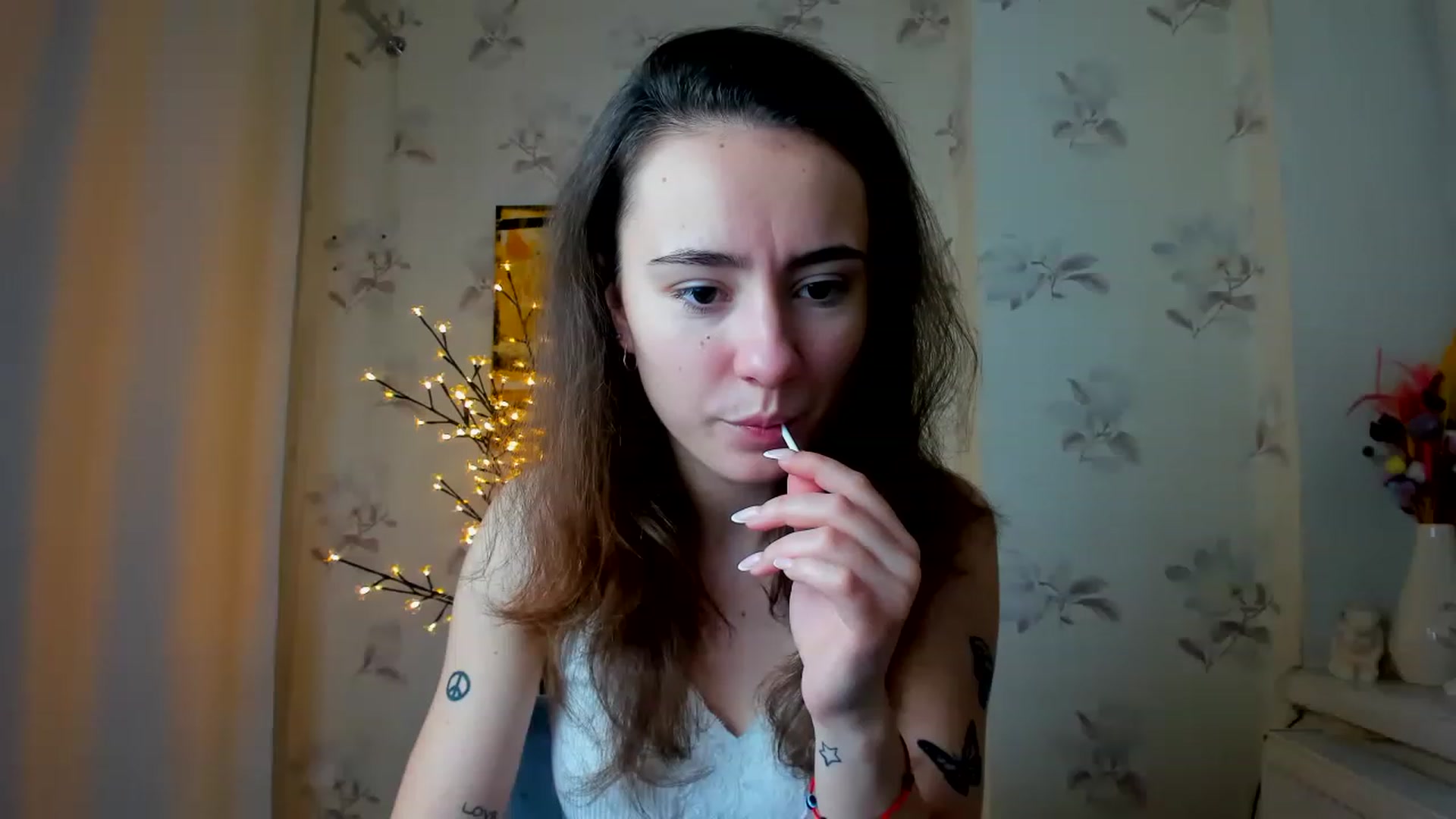 Gallery image thumbnail from LinaBill's myfreecams stream on, 12/27/2022, 09:43 image 5 of 20