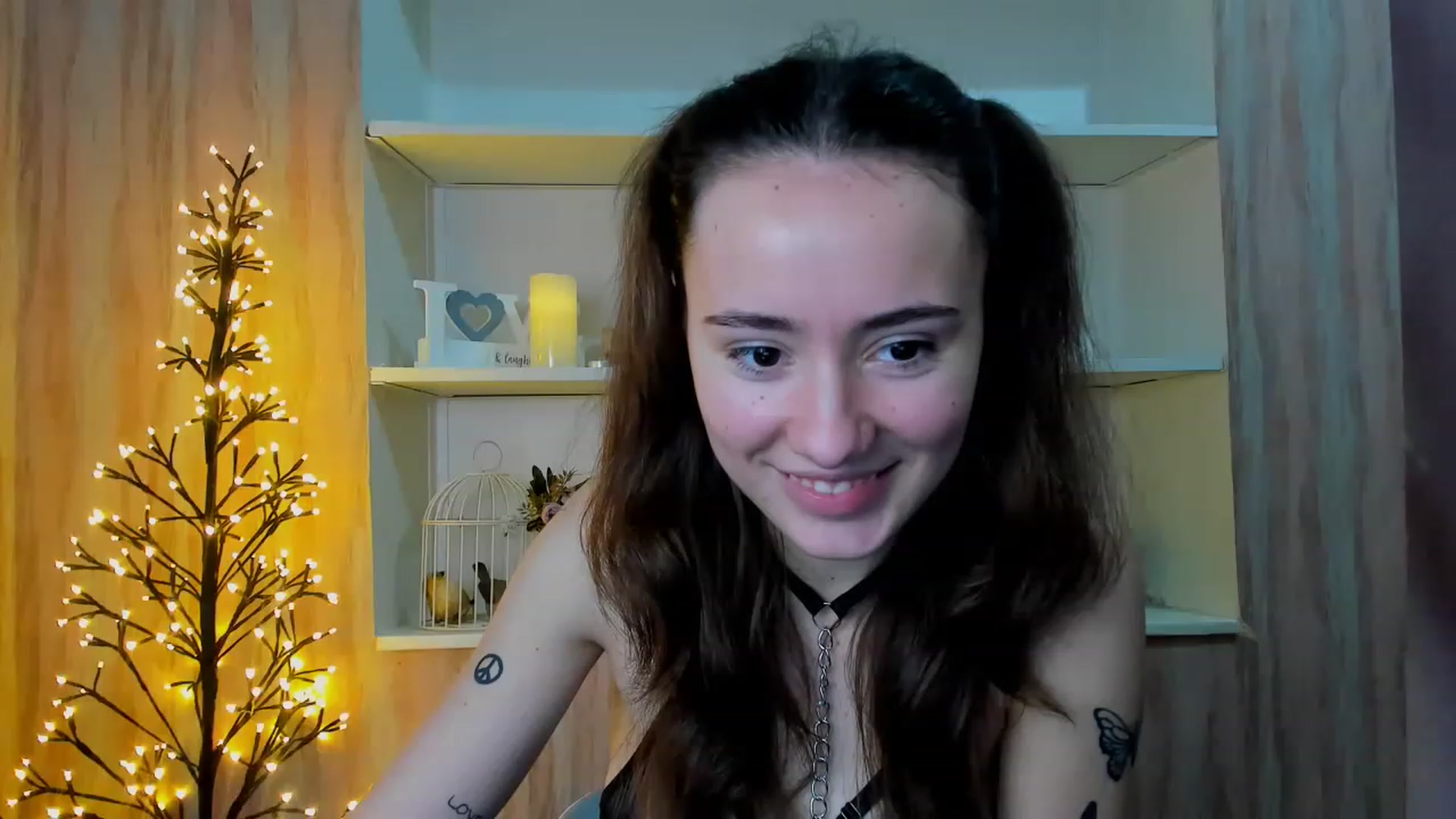 Gallery image thumbnail from LinaBill's myfreecams stream on, 12/30/2022, 15:08 image 16 of 20