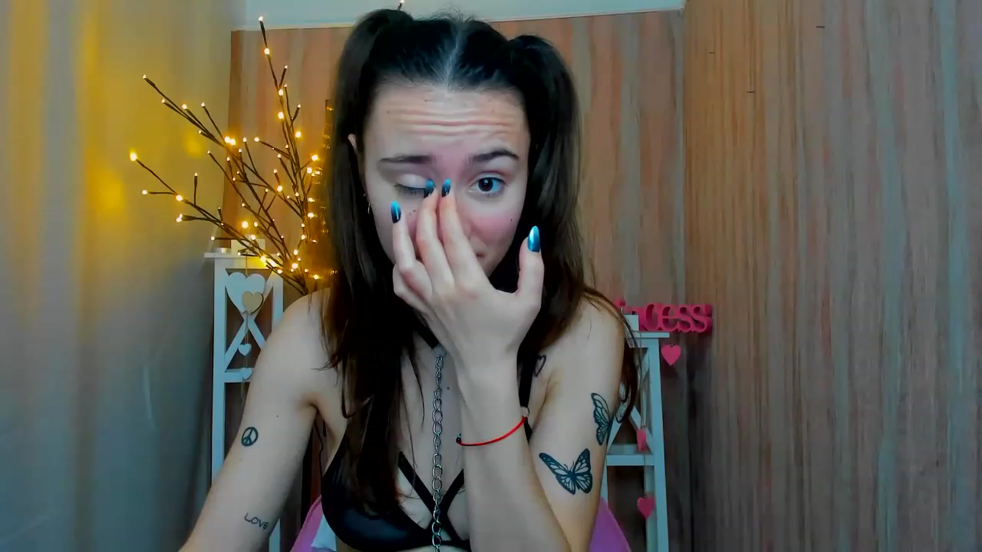 Gallery image thumbnail from LinaBill's myfreecams stream on, 01/03/2023, 14:19 image 13 of 20
