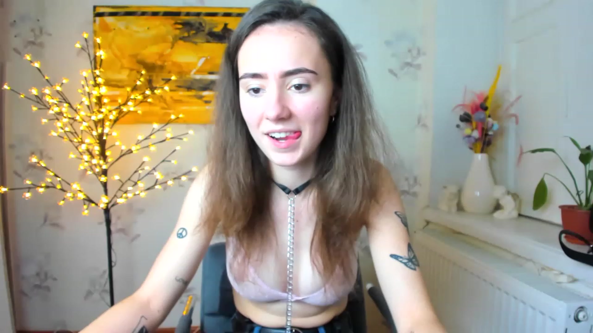 Gallery image thumbnail from LinaBill's myfreecams stream on, 01/05/2023, 10:25 image 17 of 20