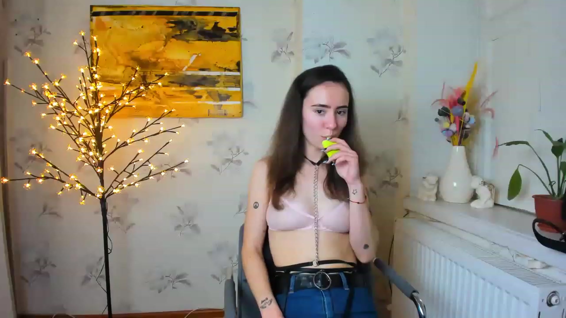 Gallery image thumbnail from LinaBill's myfreecams stream on, 01/05/2023, 10:25 image 4 of 20