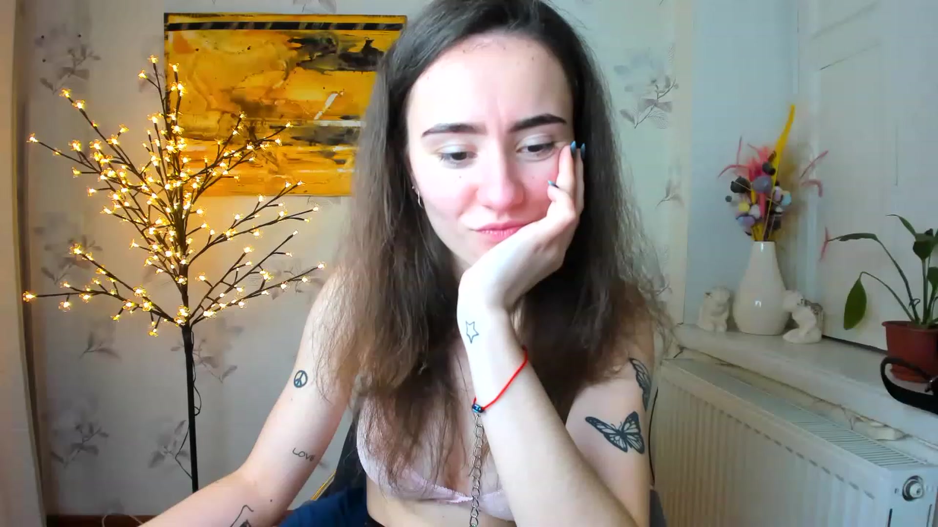 Gallery image thumbnail from LinaBill's myfreecams stream on, 01/05/2023, 13:09 image 13 of 20