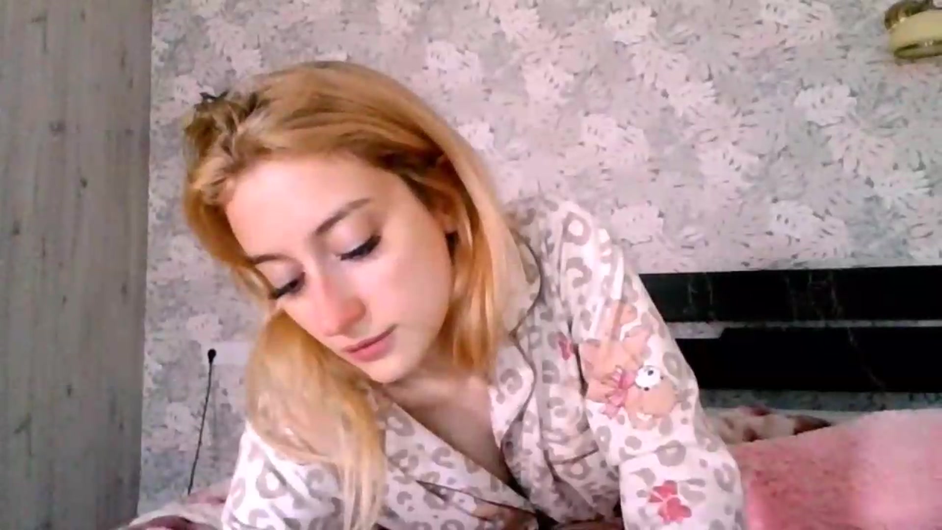 Gallery image thumbnail from LinaHot_'s myfreecams stream on, 09/19/2026, 10:03 image 8 of 20