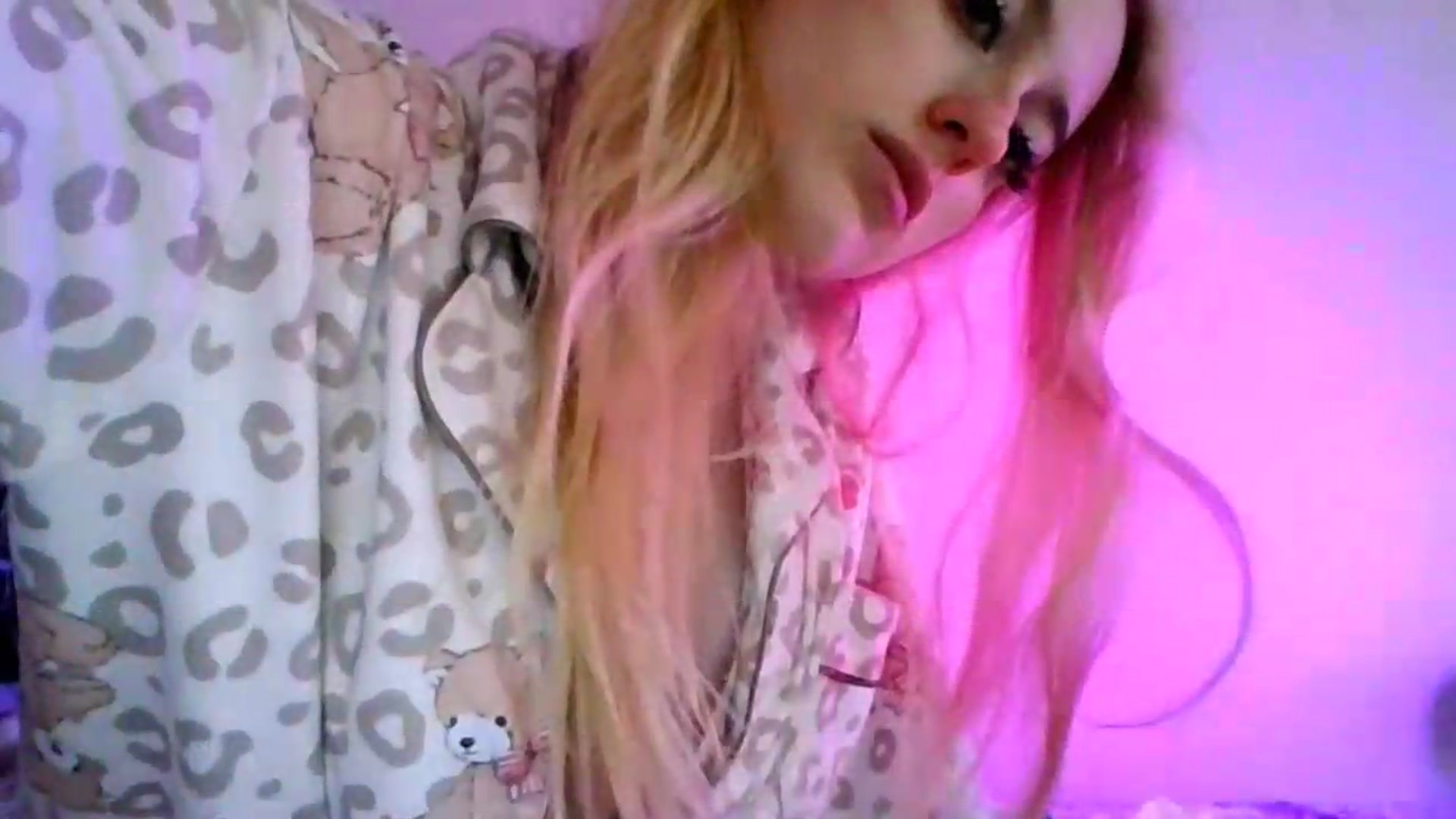 Gallery image thumbnail from LinaHot_'s myfreecams stream on, 09/19/2026, 10:03 image 17 of 20