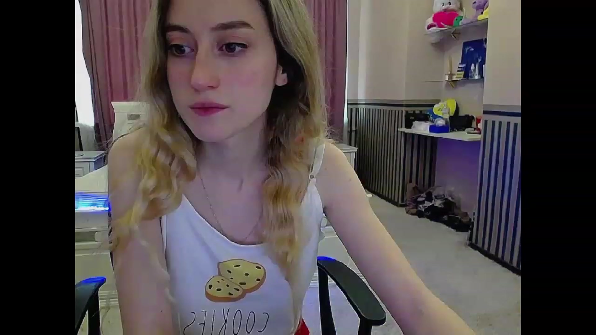Gallery image thumbnail from LinaRum__'s myfreecams stream on, 04/01/2023, 09:45 image 3 of 20