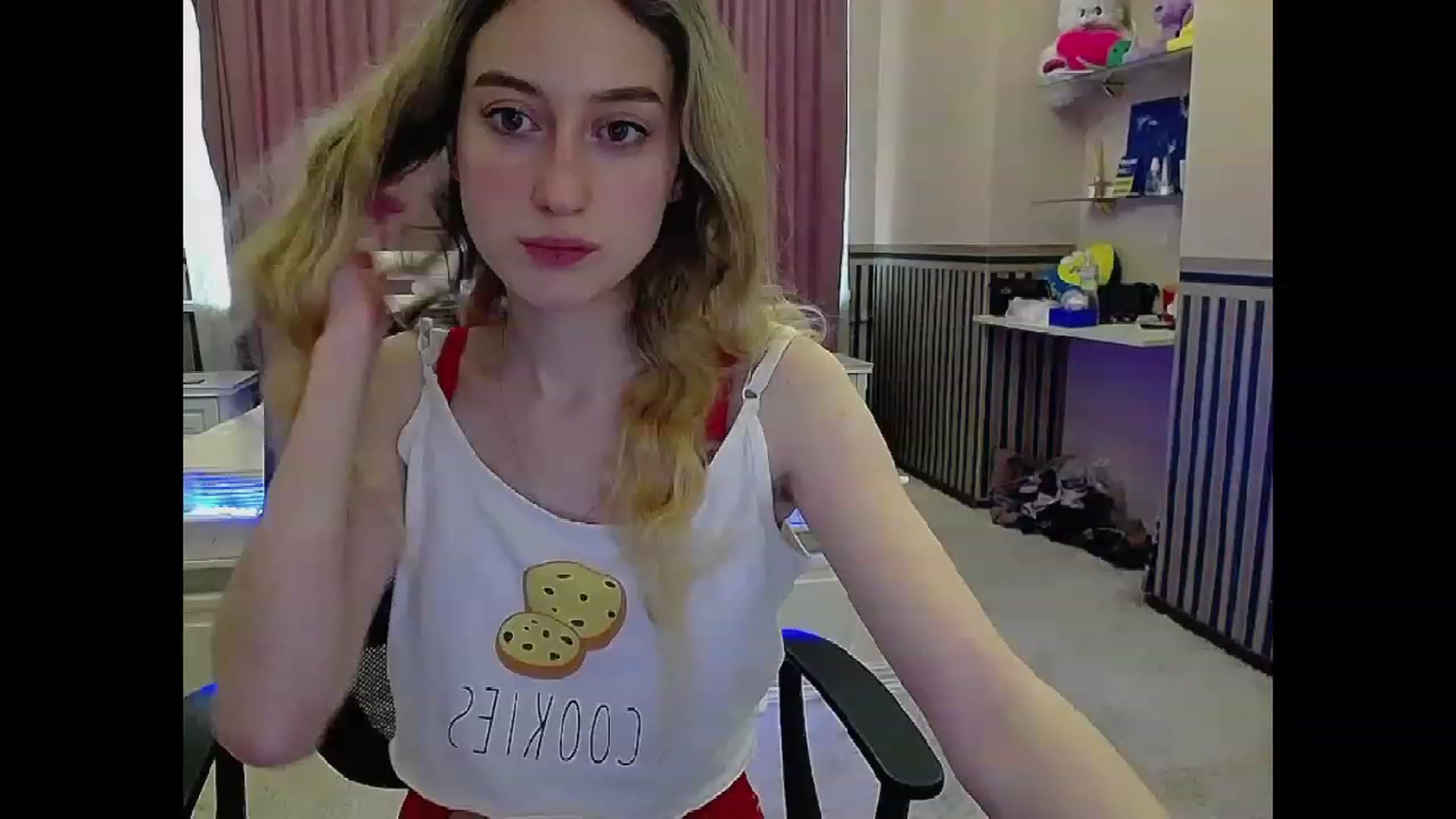 Gallery image thumbnail from LinaRum__'s myfreecams stream on, 04/01/2023, 09:45 image 4 of 20