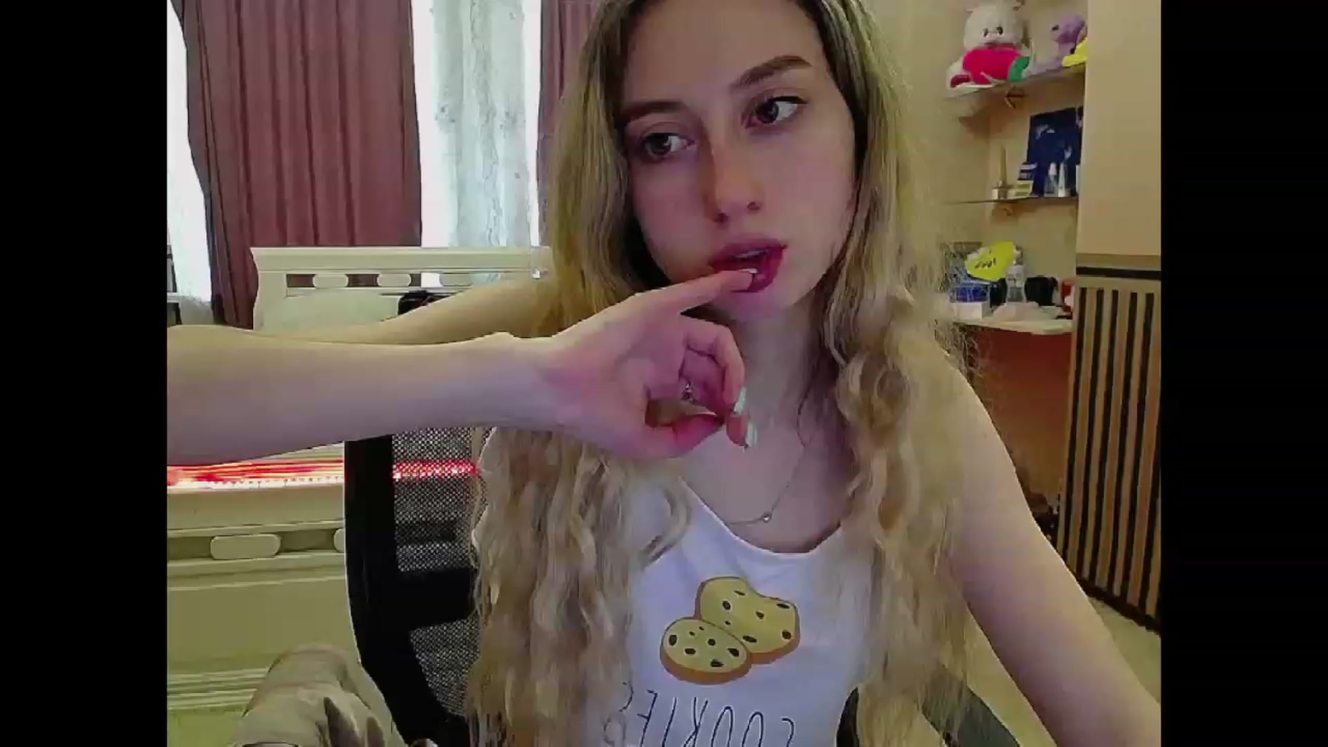 Gallery image thumbnail from LinaRum__'s myfreecams stream on, 04/01/2023, 11:03 image 10 of 20