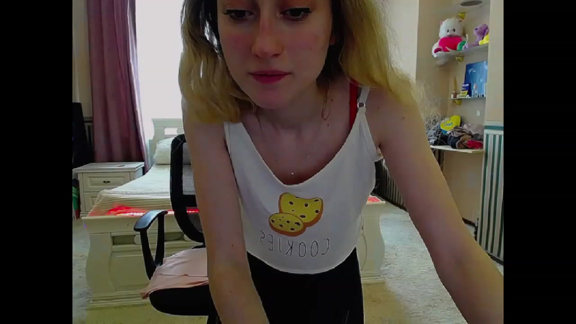 Gallery image thumbnail from LinaRum__'s myfreecams stream on, 04/02/2023, 08:37 image 9 of 20