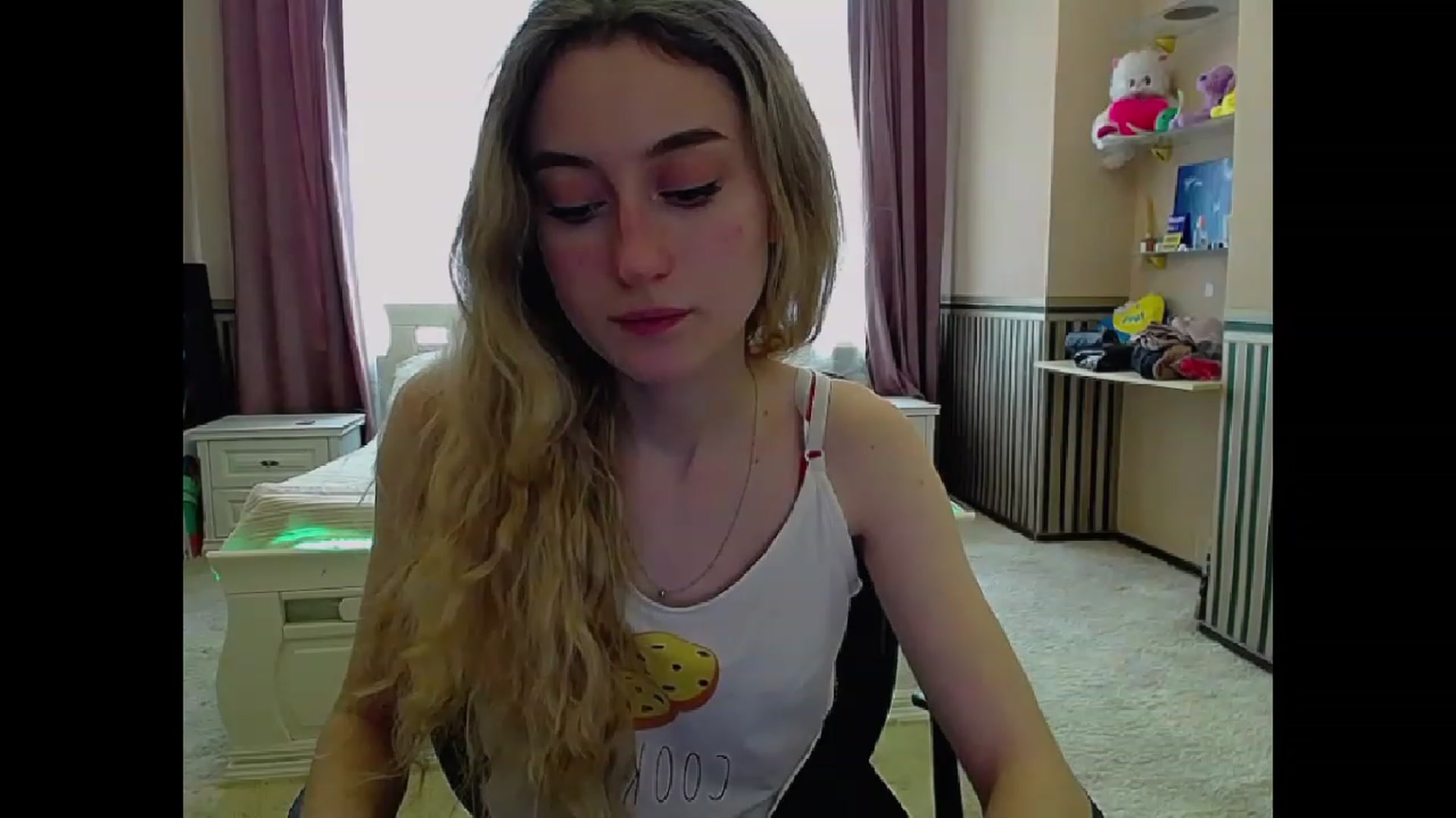 Gallery image thumbnail from LinaRum__'s myfreecams stream on, 04/02/2023, 08:37 image 17 of 20