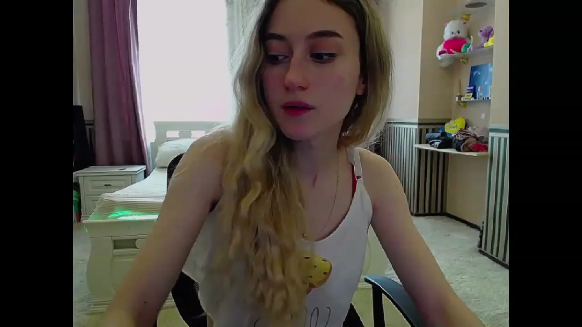 Gallery image thumbnail from LinaRum__'s myfreecams stream on, 04/02/2023, 08:37 image 18 of 20