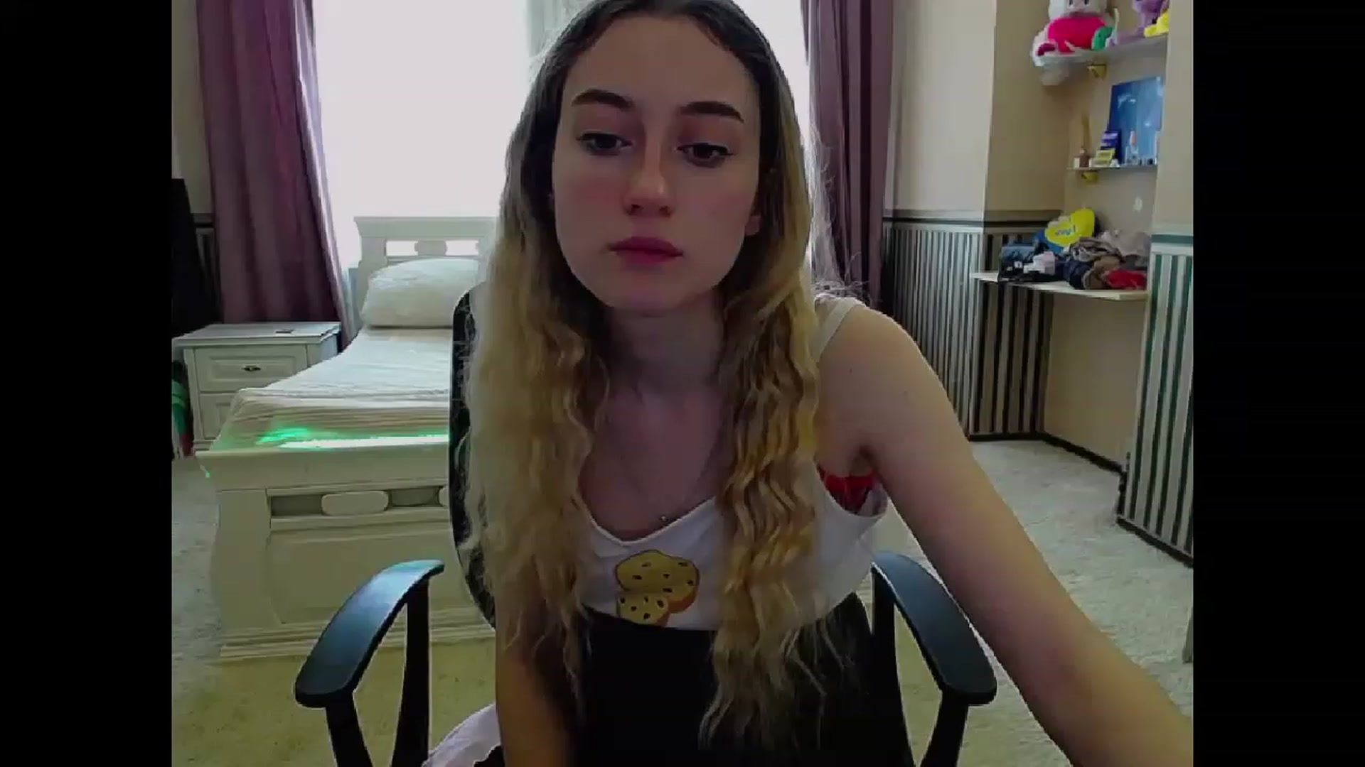 Gallery image thumbnail from LinaRum__'s myfreecams stream on, 04/02/2023, 10:00 image 19 of 20