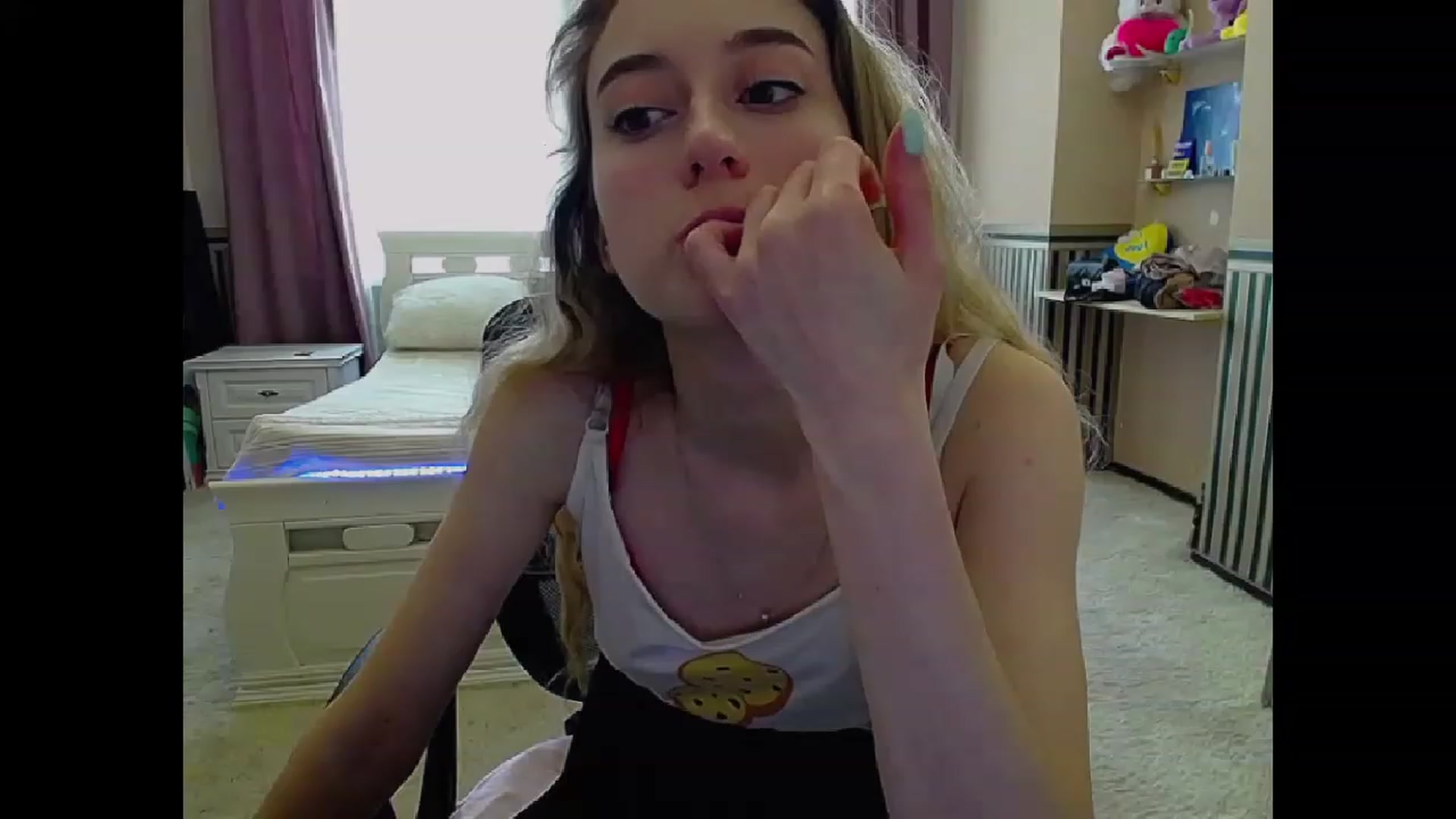Gallery image thumbnail from LinaRum__'s myfreecams stream on, 04/02/2023, 10:00 image 16 of 20