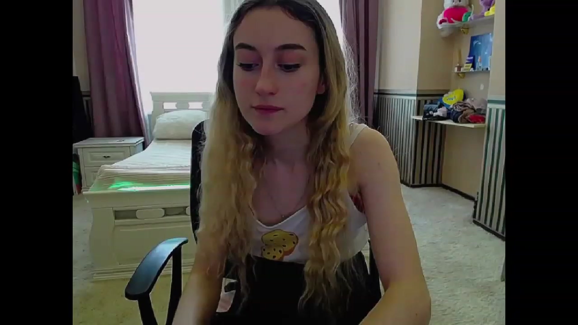 Gallery image thumbnail from LinaRum__'s myfreecams stream on, 04/02/2023, 10:00 image 18 of 20