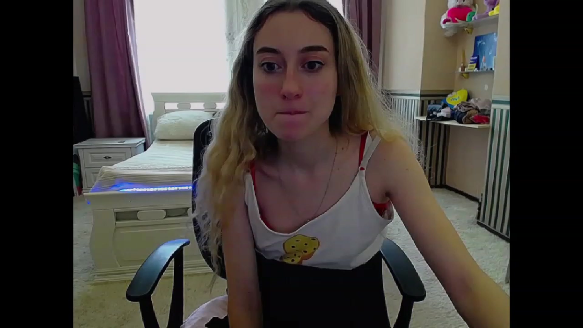 Gallery image thumbnail from LinaRum__'s myfreecams stream on, 04/02/2023, 10:00 image 20 of 20