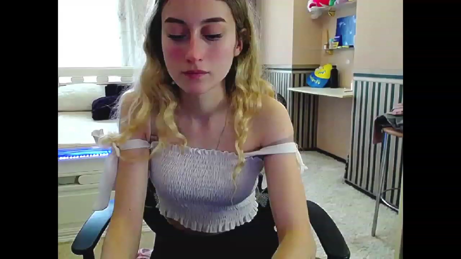 Gallery image thumbnail from LinaRum__'s myfreecams stream on, 04/04/2023, 07:22 image 15 of 20