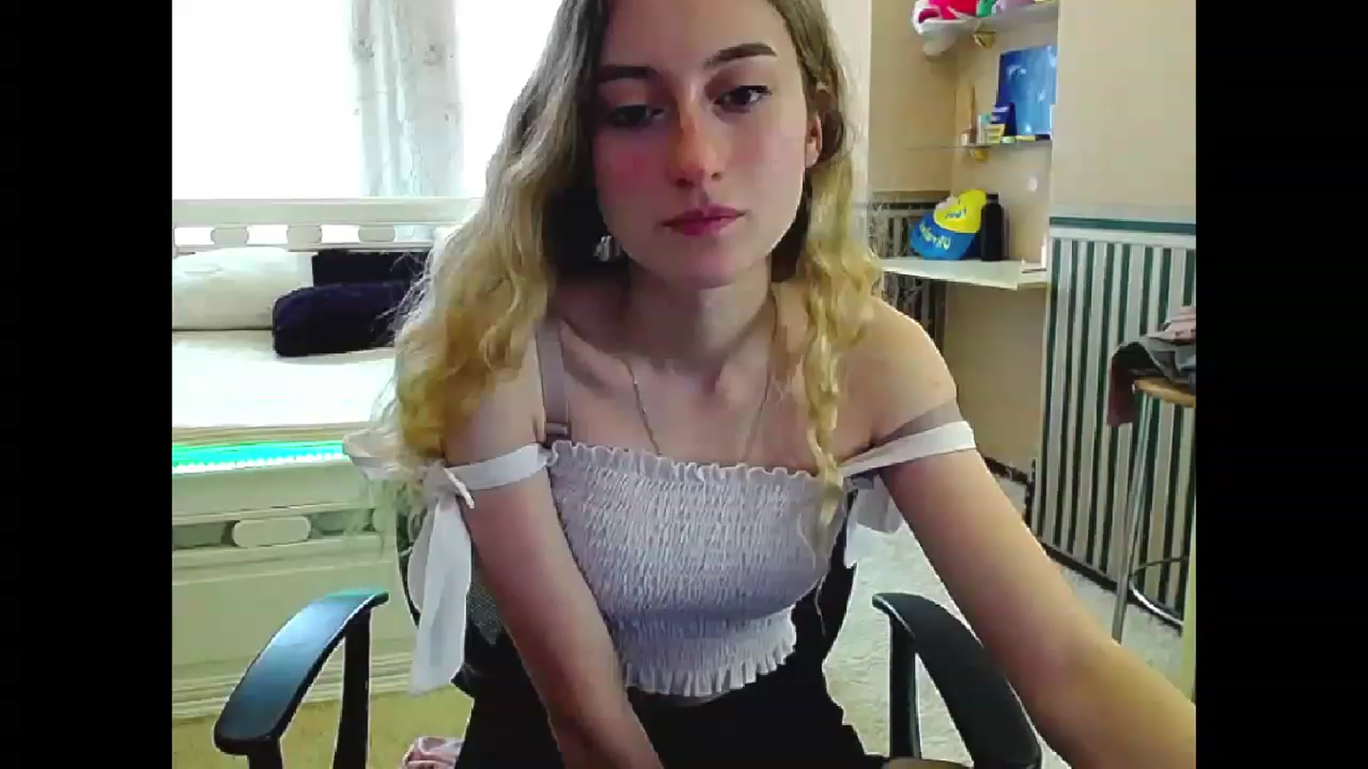 Gallery image thumbnail from LinaRum__'s myfreecams stream on, 04/04/2023, 07:22 image 13 of 20