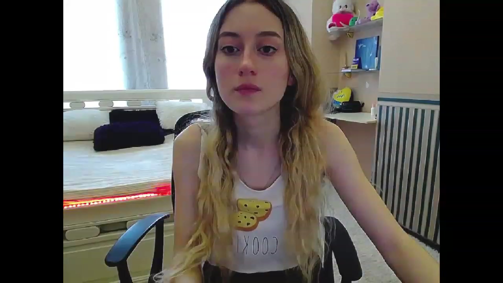 Gallery image thumbnail from LinaRum__'s myfreecams stream on, 04/05/2023, 07:41 image 17 of 20