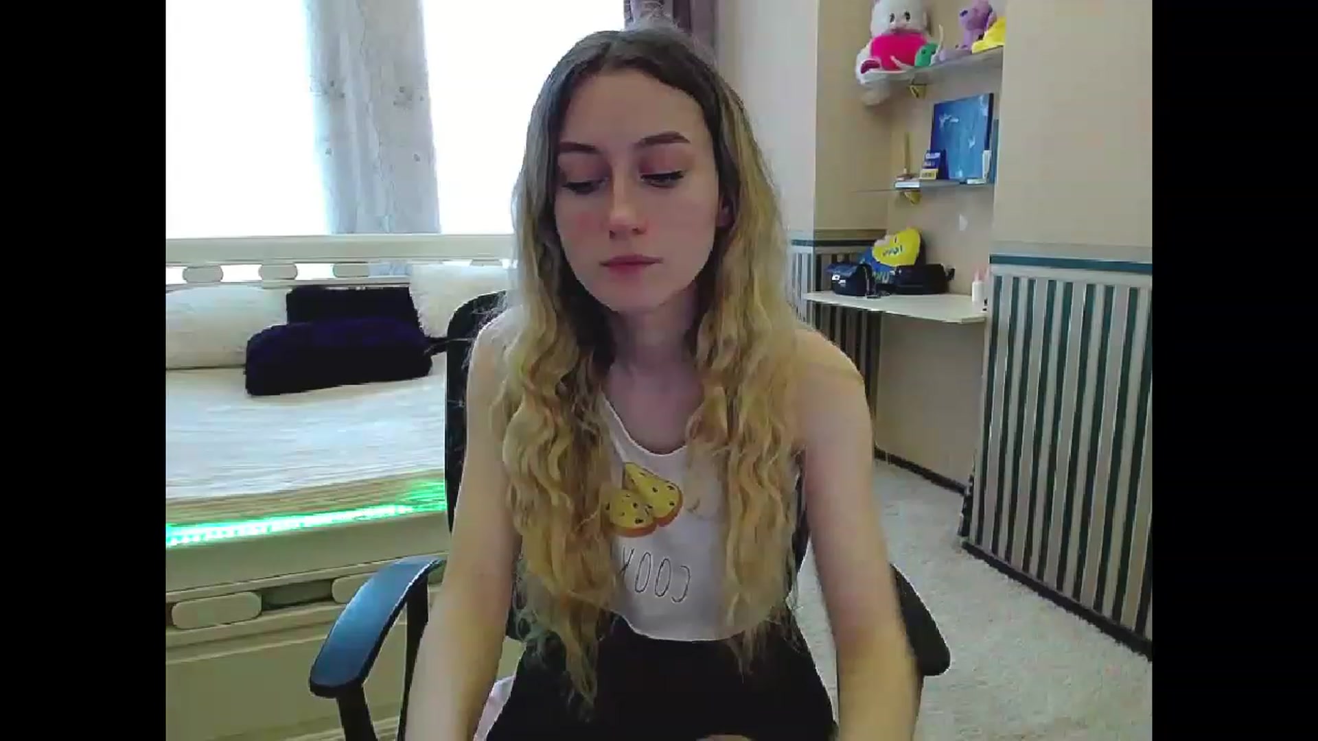 Gallery image thumbnail from LinaRum__'s myfreecams stream on, 04/05/2023, 07:41 image 11 of 20