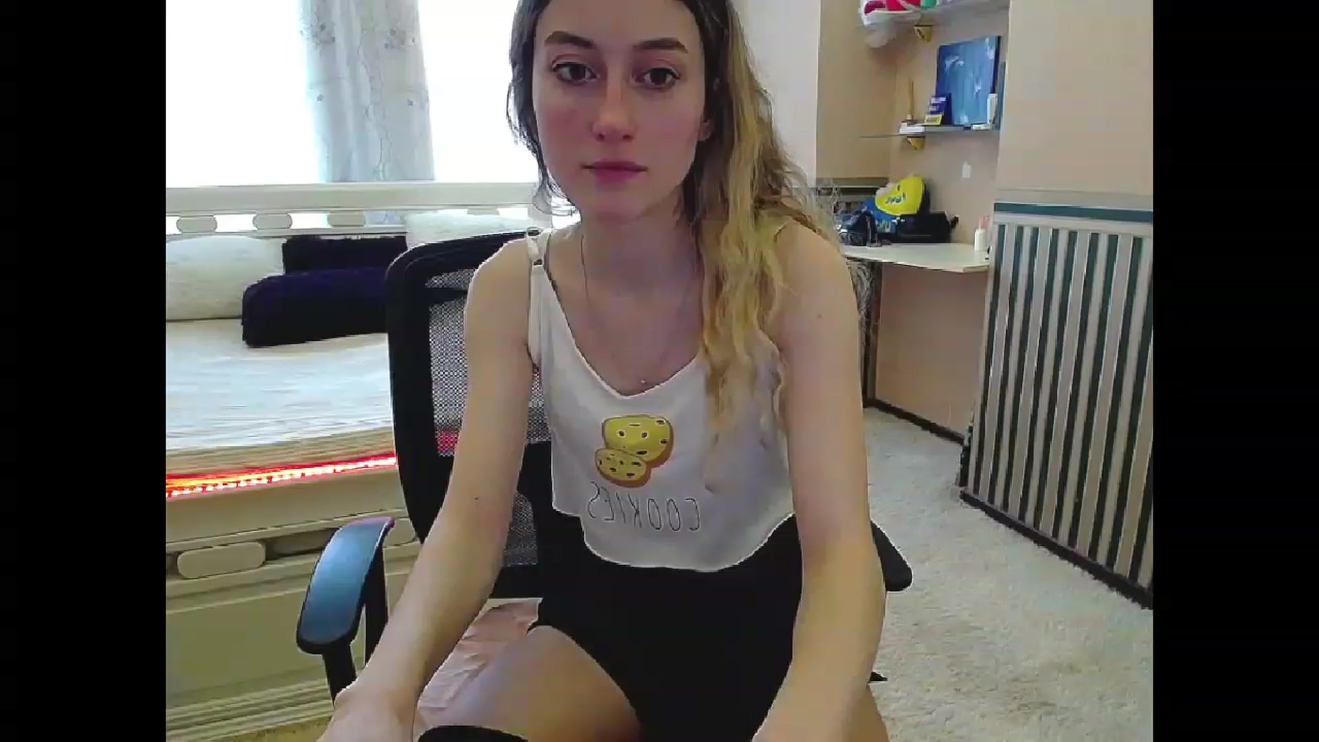 Gallery image thumbnail from LinaRum__'s myfreecams stream on, 04/05/2023, 08:39 image 4 of 20