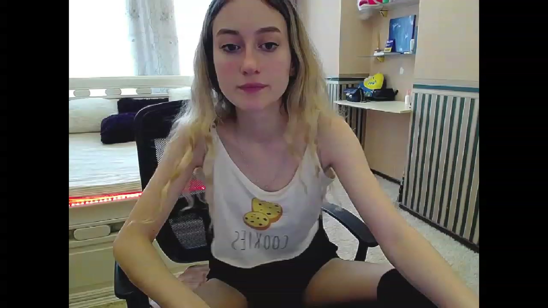 Gallery image thumbnail from LinaRum__'s myfreecams stream on, 04/05/2023, 08:39 image 11 of 20