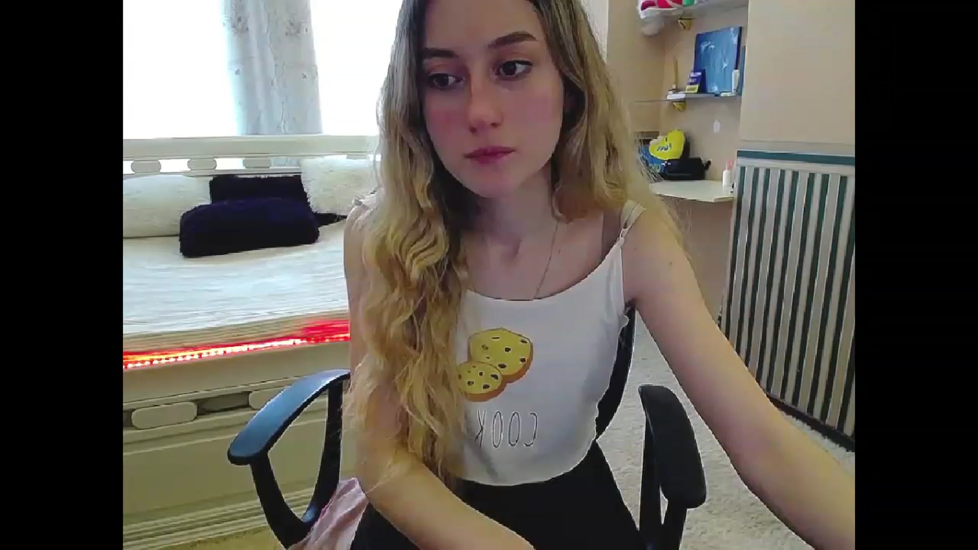 Gallery image thumbnail from LinaRum__'s myfreecams stream on, 04/05/2023, 08:39 image 2 of 20