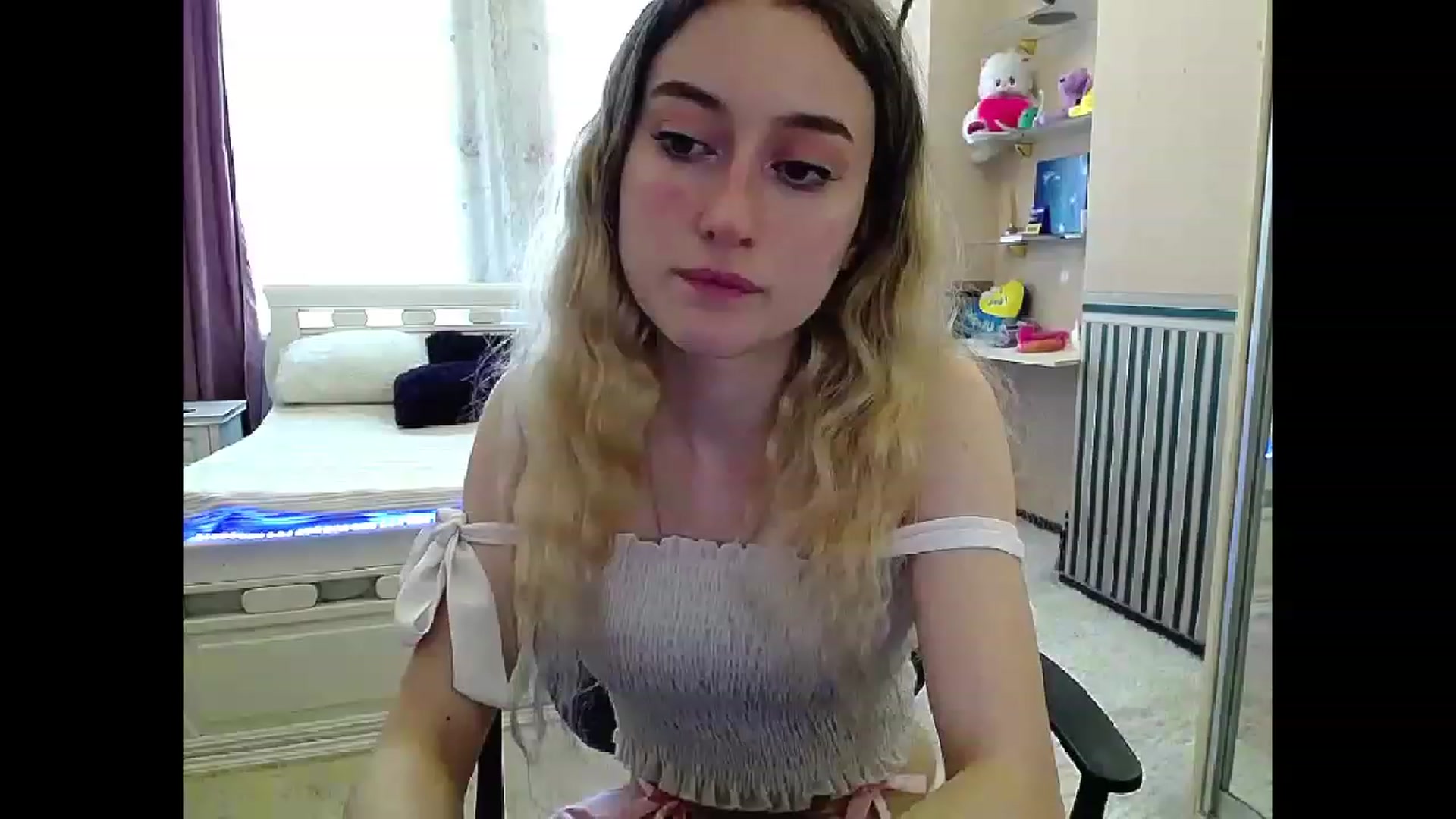 Gallery image thumbnail from LinaRum__'s myfreecams stream on, 04/06/2023, 08:22 image 18 of 20