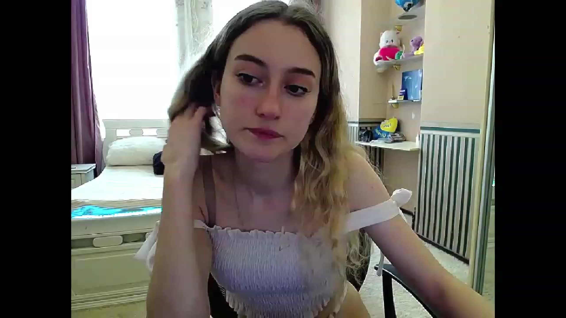 Gallery image thumbnail from LinaRum__'s myfreecams stream on, 04/06/2023, 09:57 image 14 of 20