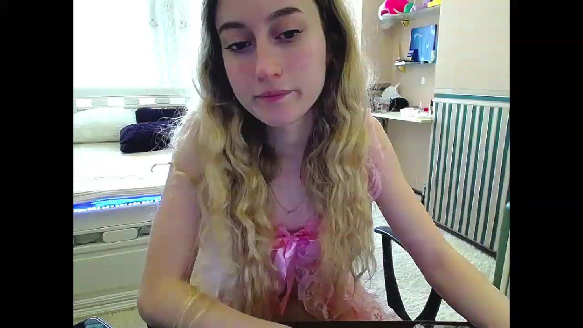 Gallery image thumbnail from LinaRum__'s myfreecams stream on, 04/08/2023, 09:55 image 7 of 20