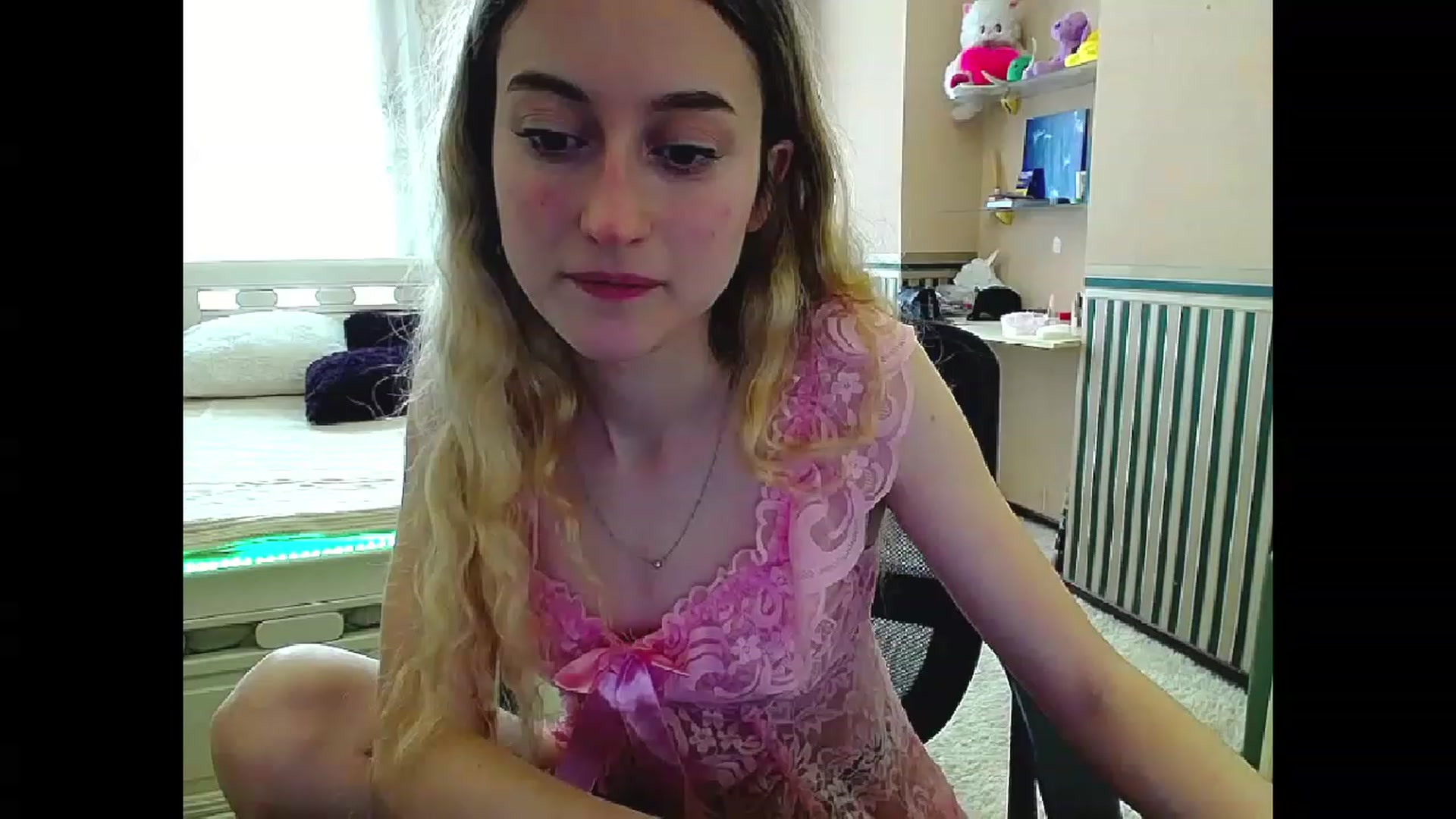 Gallery image thumbnail from LinaRum__'s myfreecams stream on, 04/08/2023, 09:55 image 19 of 20